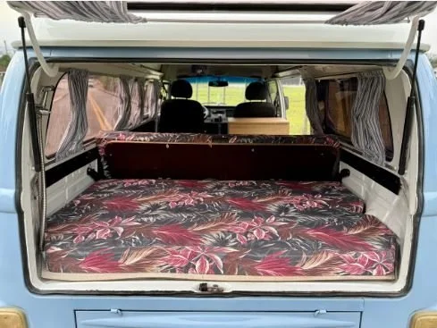 vw baywindow bus_14.JPG