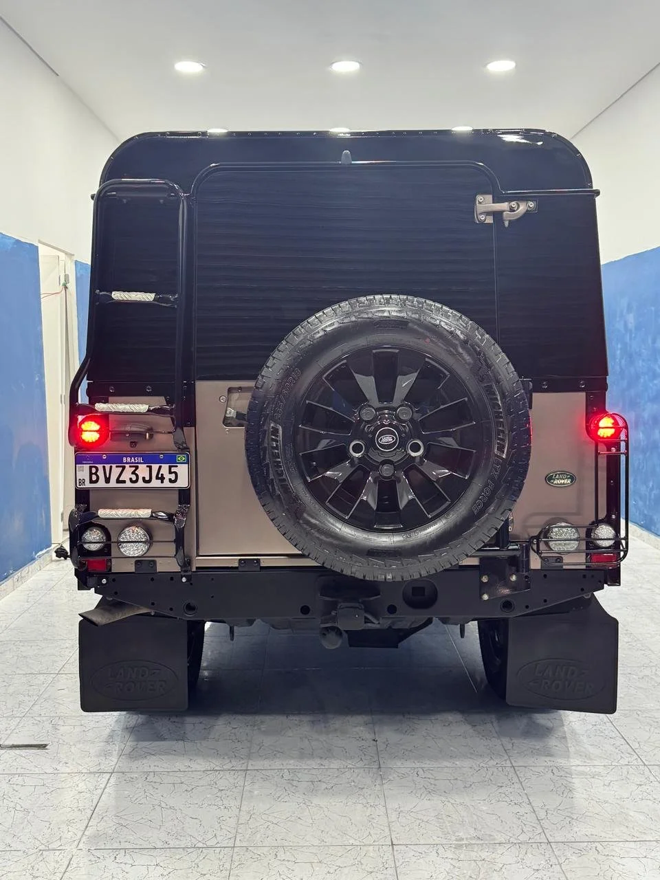land rover defender 110_4.jpg