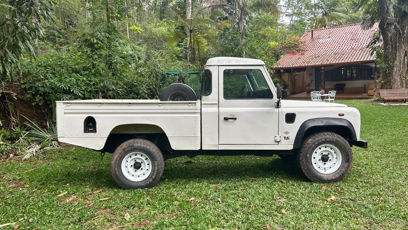 land rover defender pick up for sale_9.jpeg