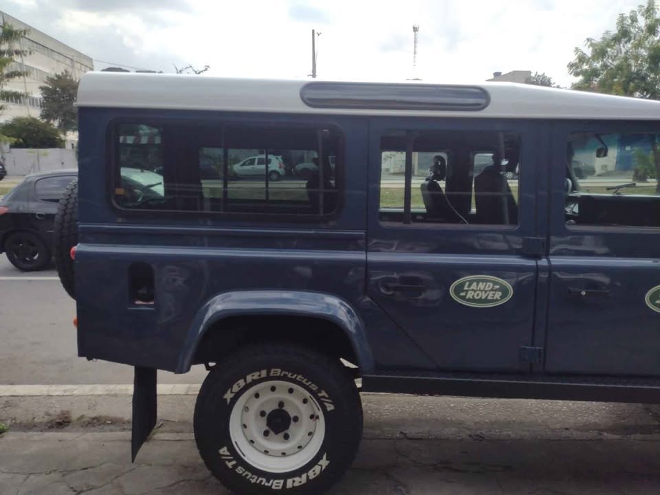 land rover defender 110_14.jpg
