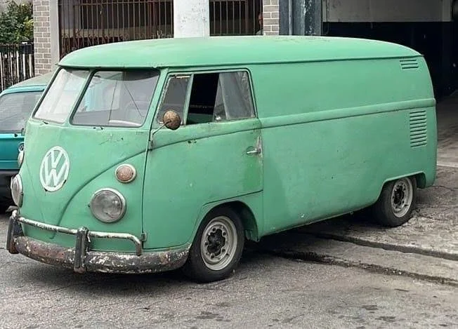 VW T1 split window bus panel van 1975