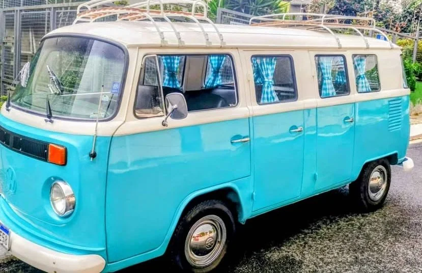 VW T2 baywindow bus 6 doors 1977