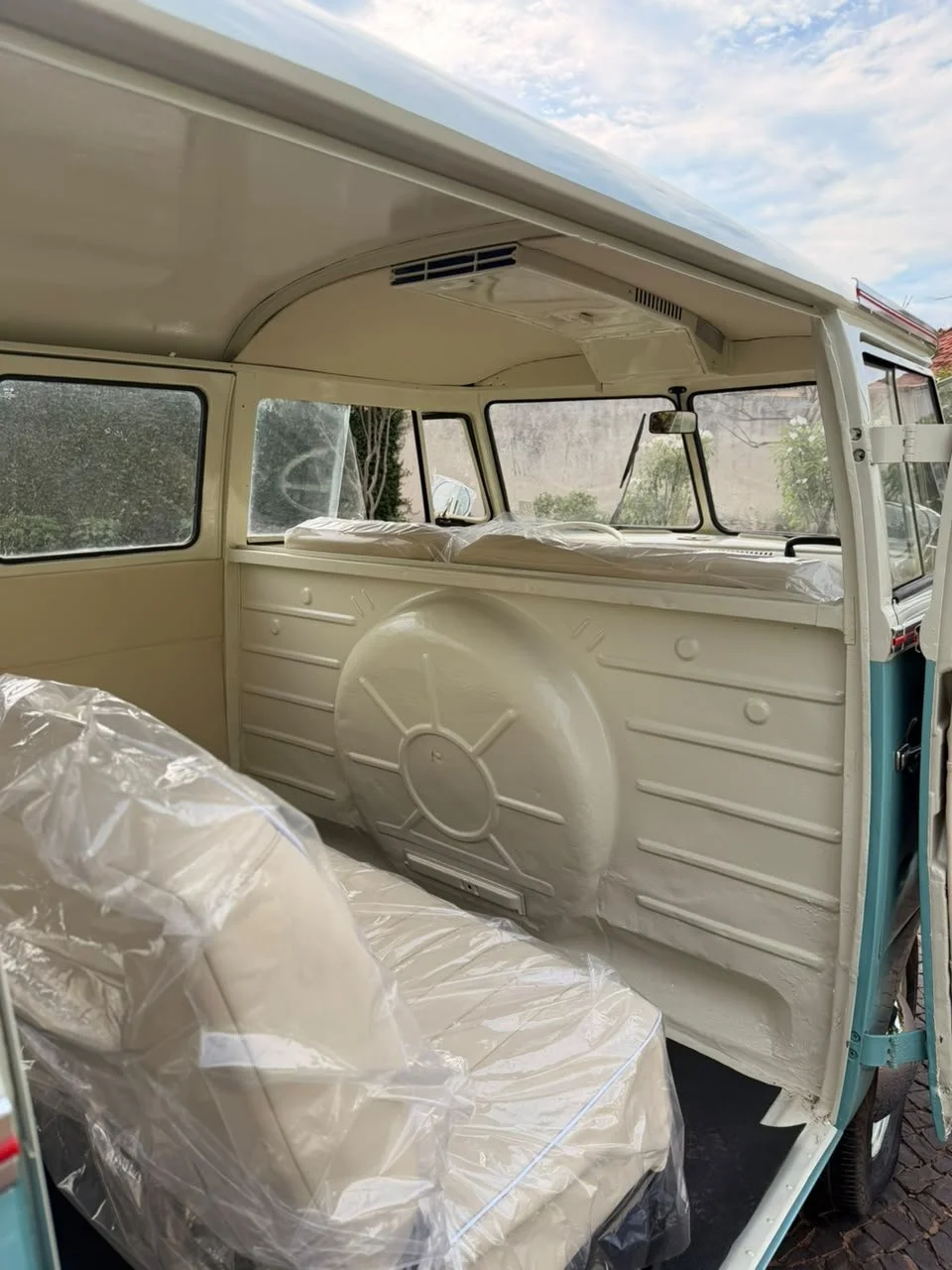 splitwindow bus for sale 1968 (14).jpeg
