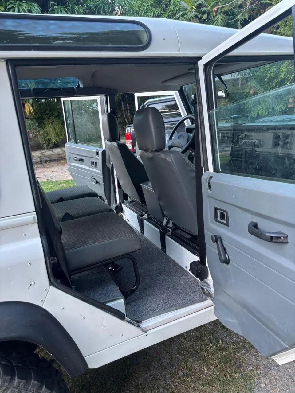 land rover defender 110 original for sale (19).jpeg