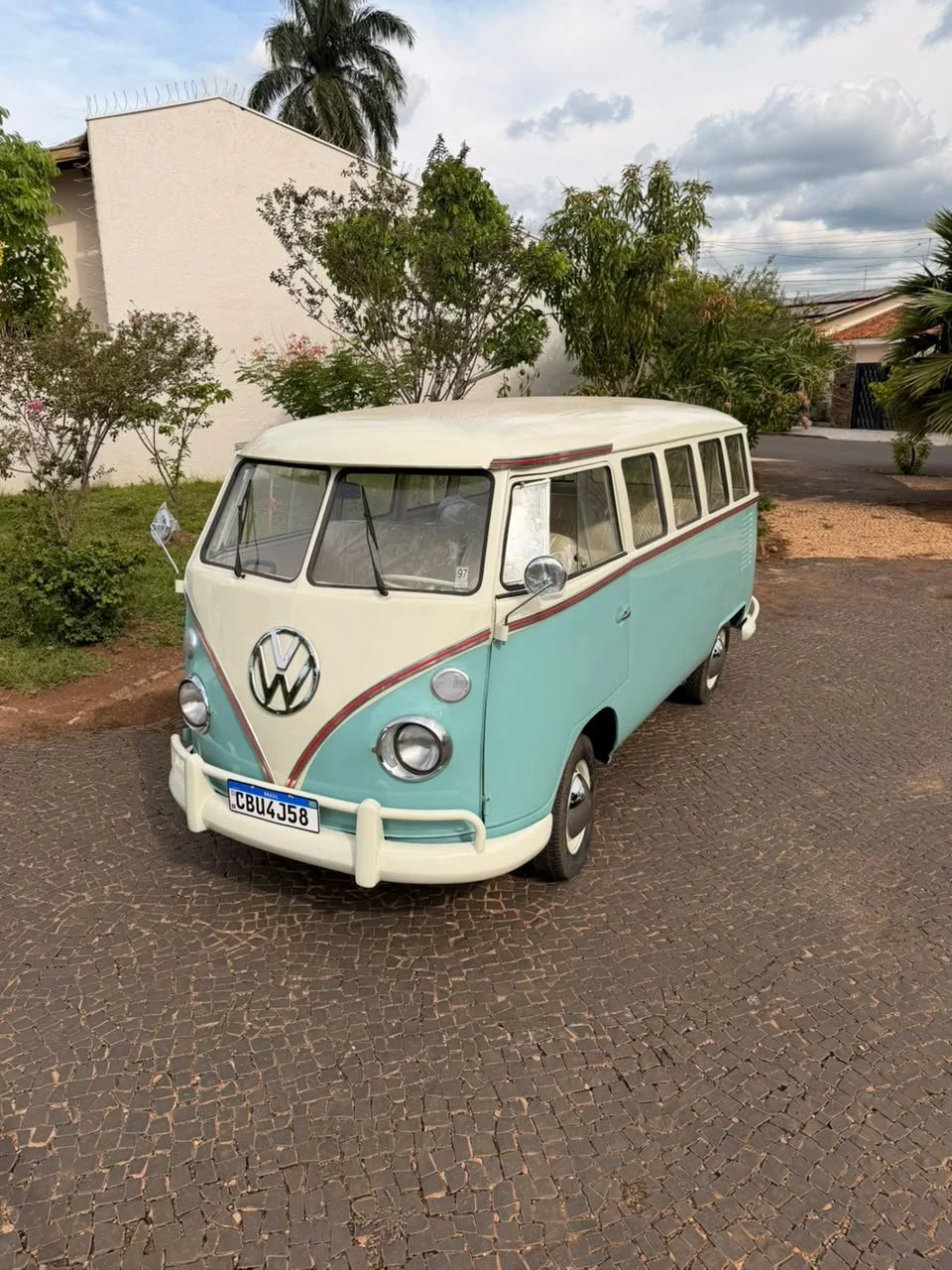 splitwindow bus for sale 1968 (6).jpeg
