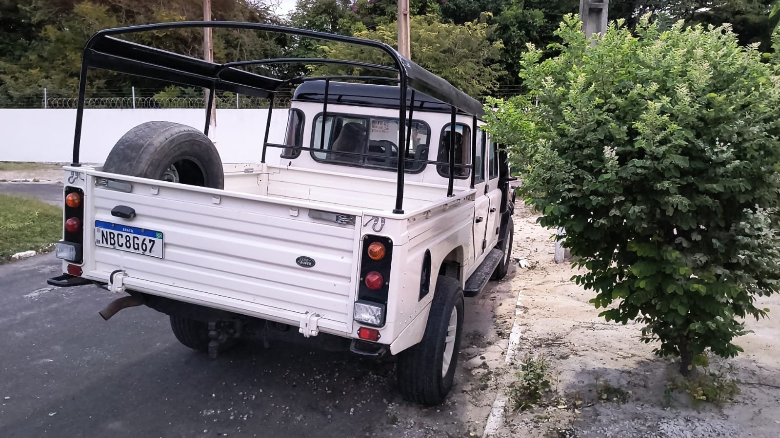 land rover defender 130 for sale (15).jpeg