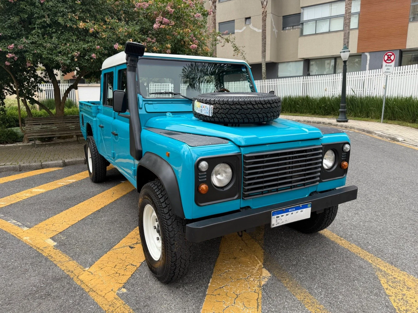 land rover defender 130 for sale (40).jpeg