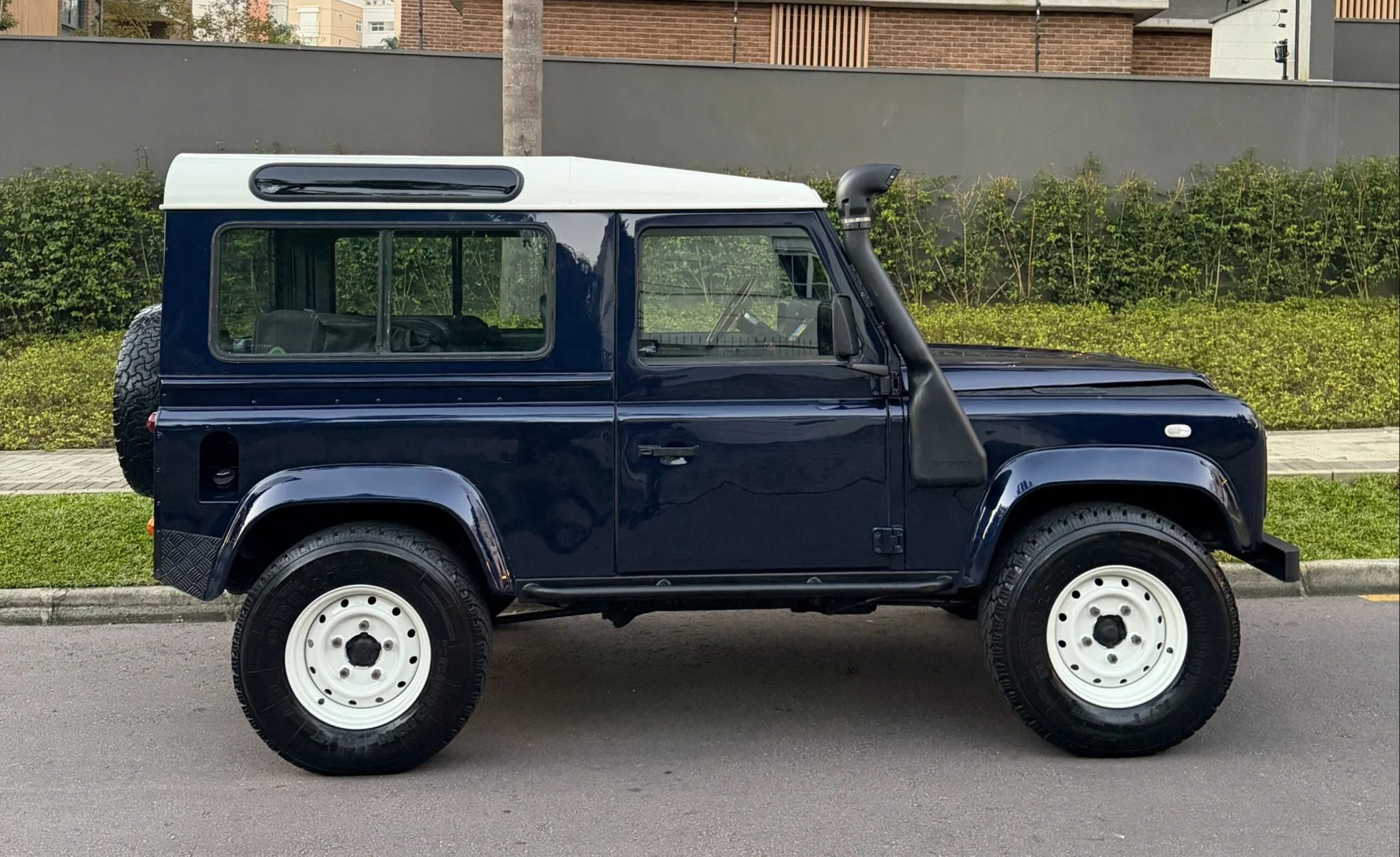 land rover defender 90 for sale (4).jpeg