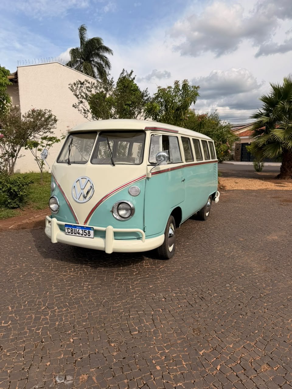 splitwindow bus for sale 1968 (2).jpeg