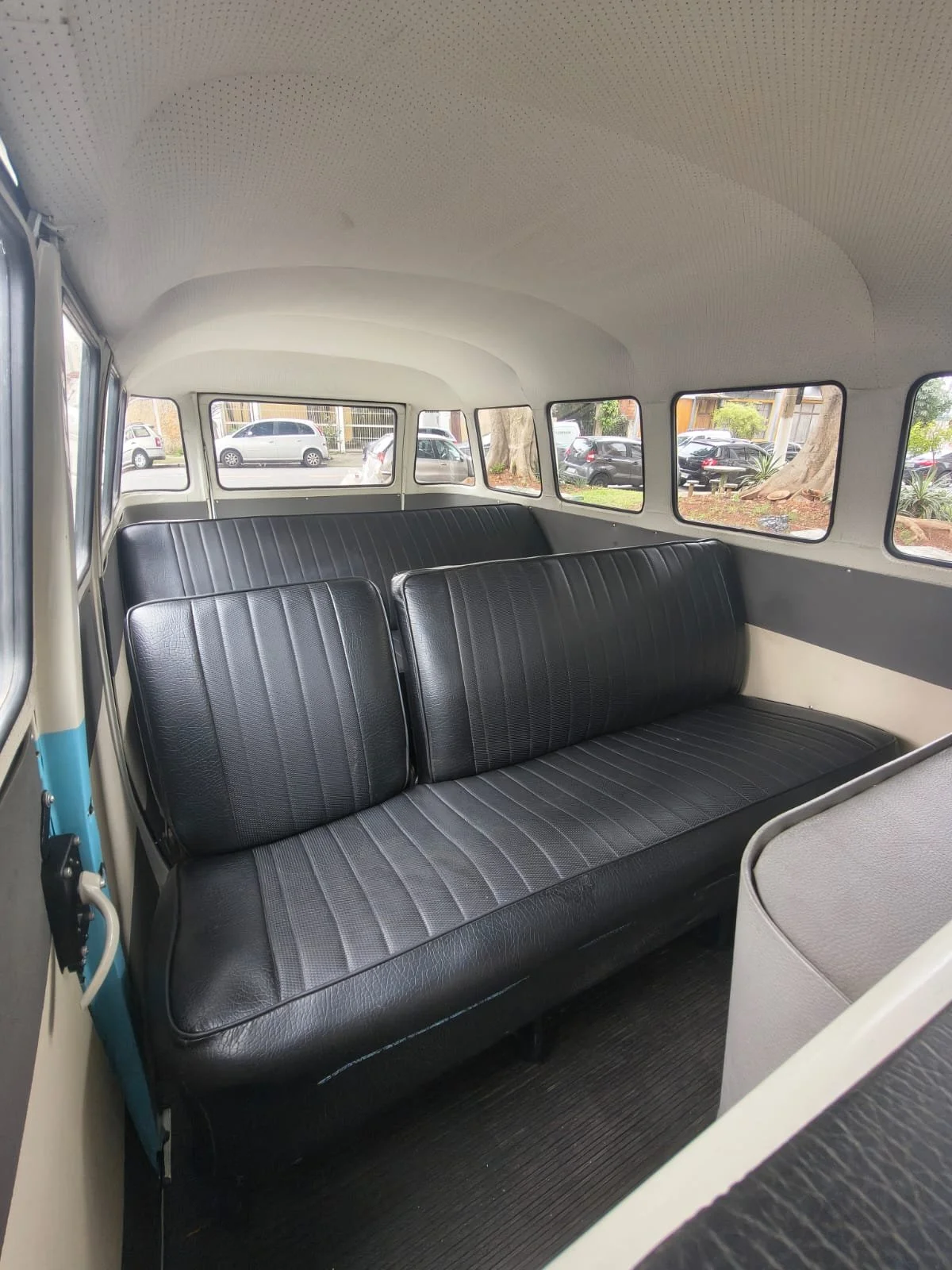 Volkswagen Split Window bus two tone color for sale (24).jpeg