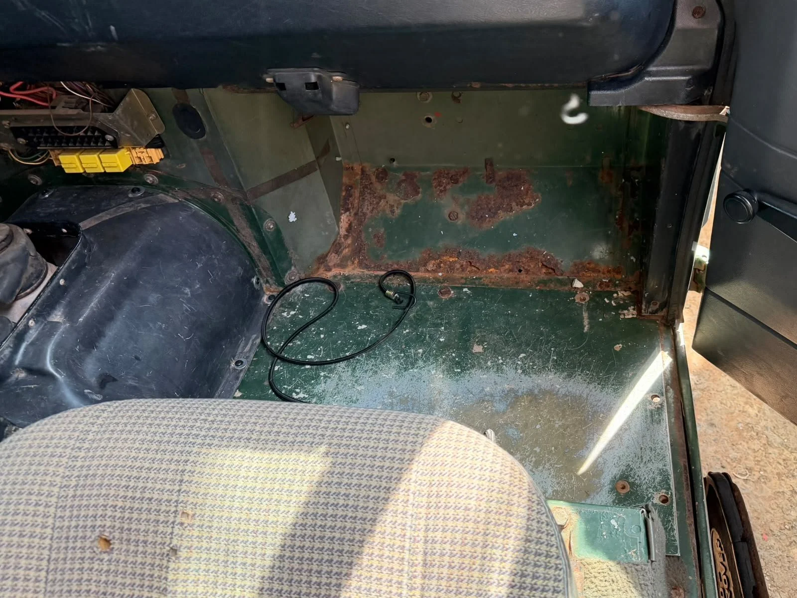 land rover defender (4).jpeg