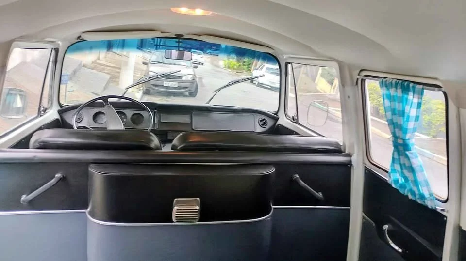 6 doors vw baywindow bus_6.jpg