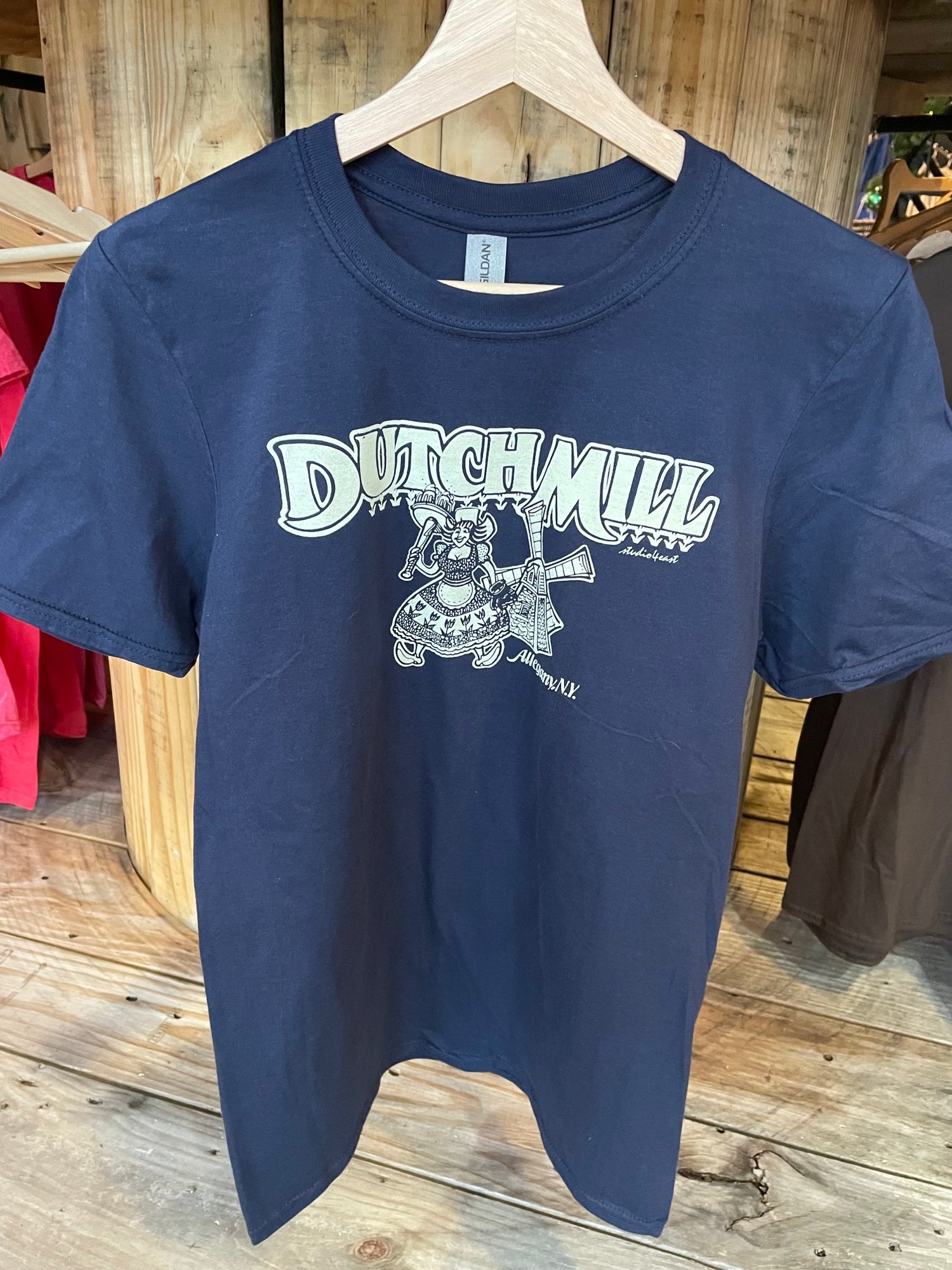 beskæftigelse Dam Pastor Dutch Mill Vintage T-Shirt — Studio 4 East