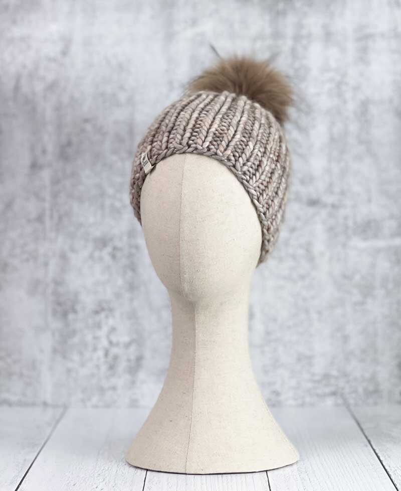 The BEST way to attach a pom pom to a knitted hat – Knit with Henni