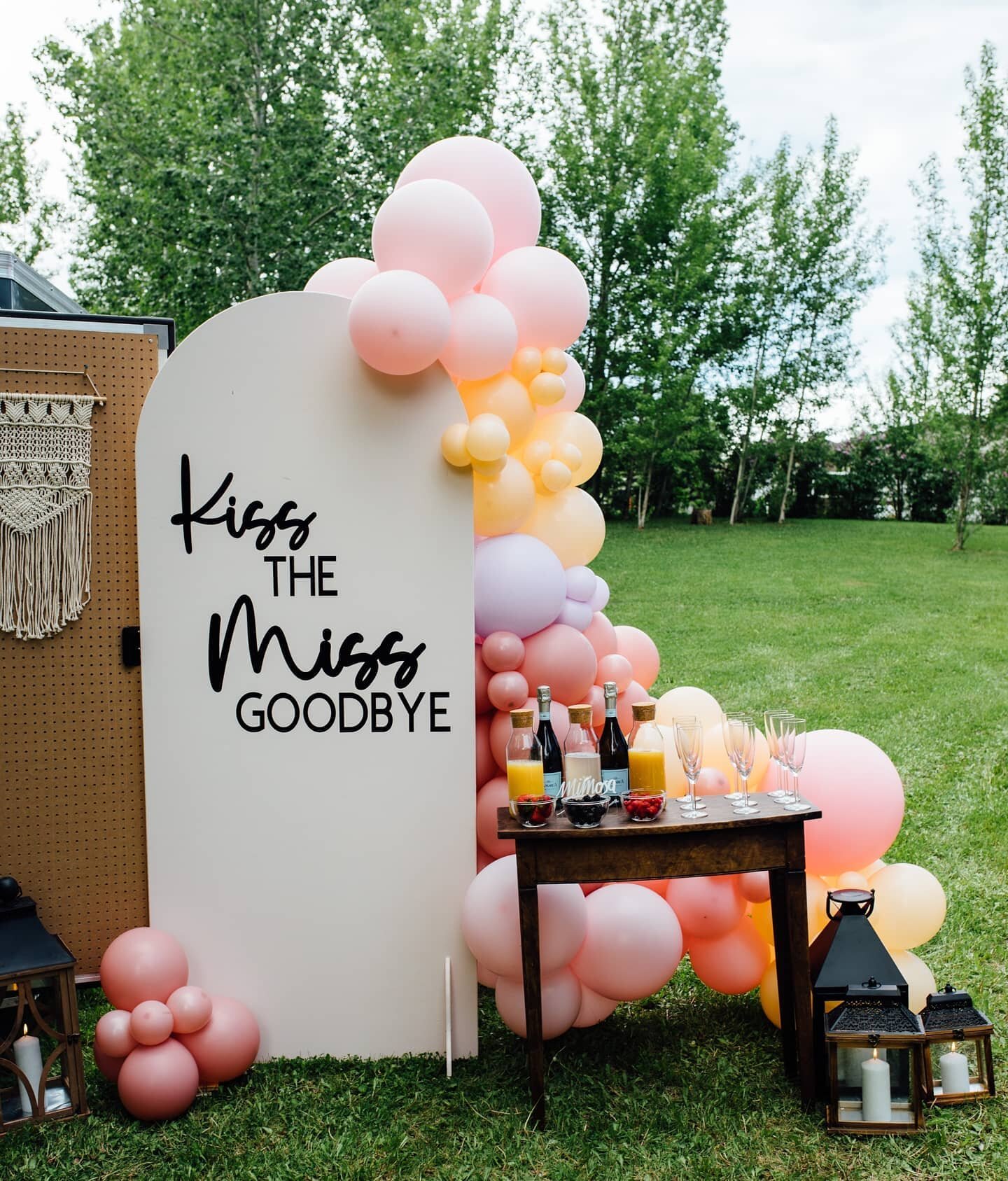 What's a must have for your bridal shower? My vote is always on Margaritas.

Reach out for a quote for your next event and let us create something magical!

Event styling @stylingmemories_bypaulgresos 
Photography @pineandpeakphoto 
Mobile Bar @scotc