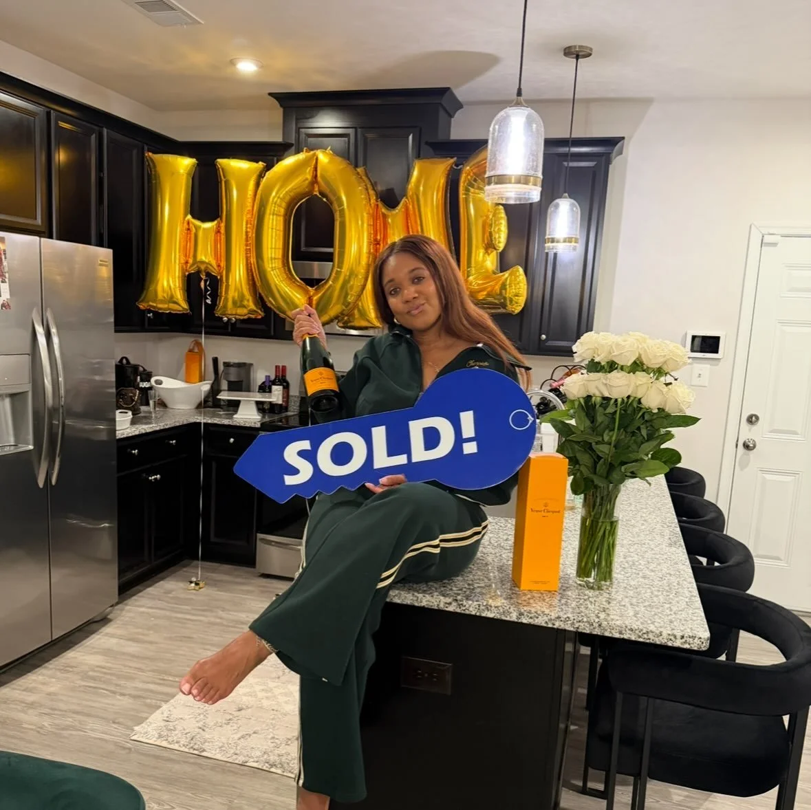 Cheers to one year at Hot Girl HQ. 🏡🥂

When I grow up, I&rsquo;m gon&rsquo; buy me a 🏡

Make love in the

🏡

Stay up late in this 🏡🏡