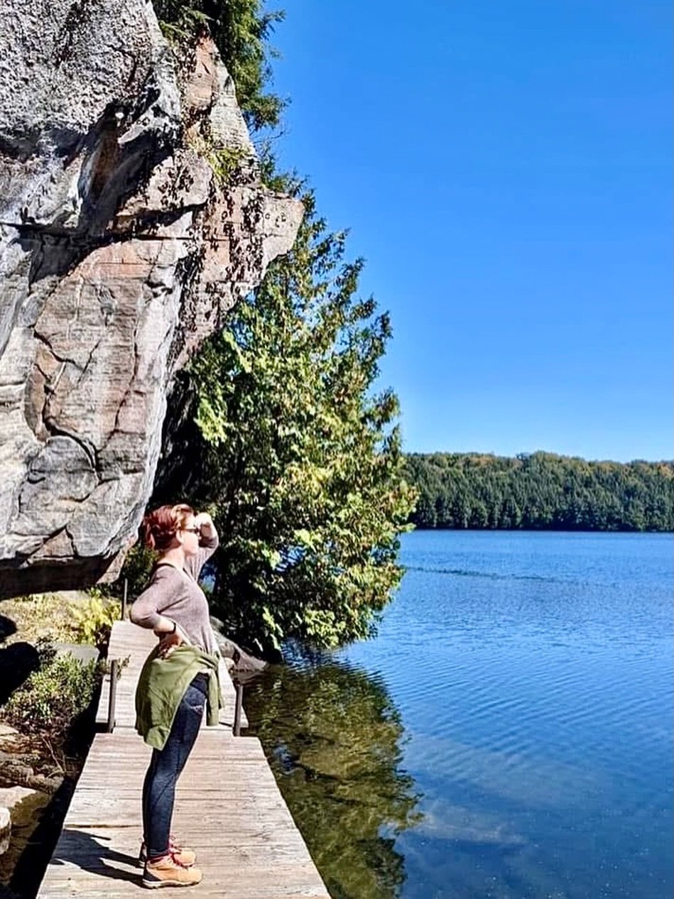 Meet the doula (that&rsquo;s me!) 👋

Hi friends! There&rsquo;s been a bunch of new people join me here, so let&rsquo;s do a little (re)intro&hellip;

I&rsquo;m Keri (she/her), birth + postpartum doula, face behind Grounded Doula &amp; Club Introvert