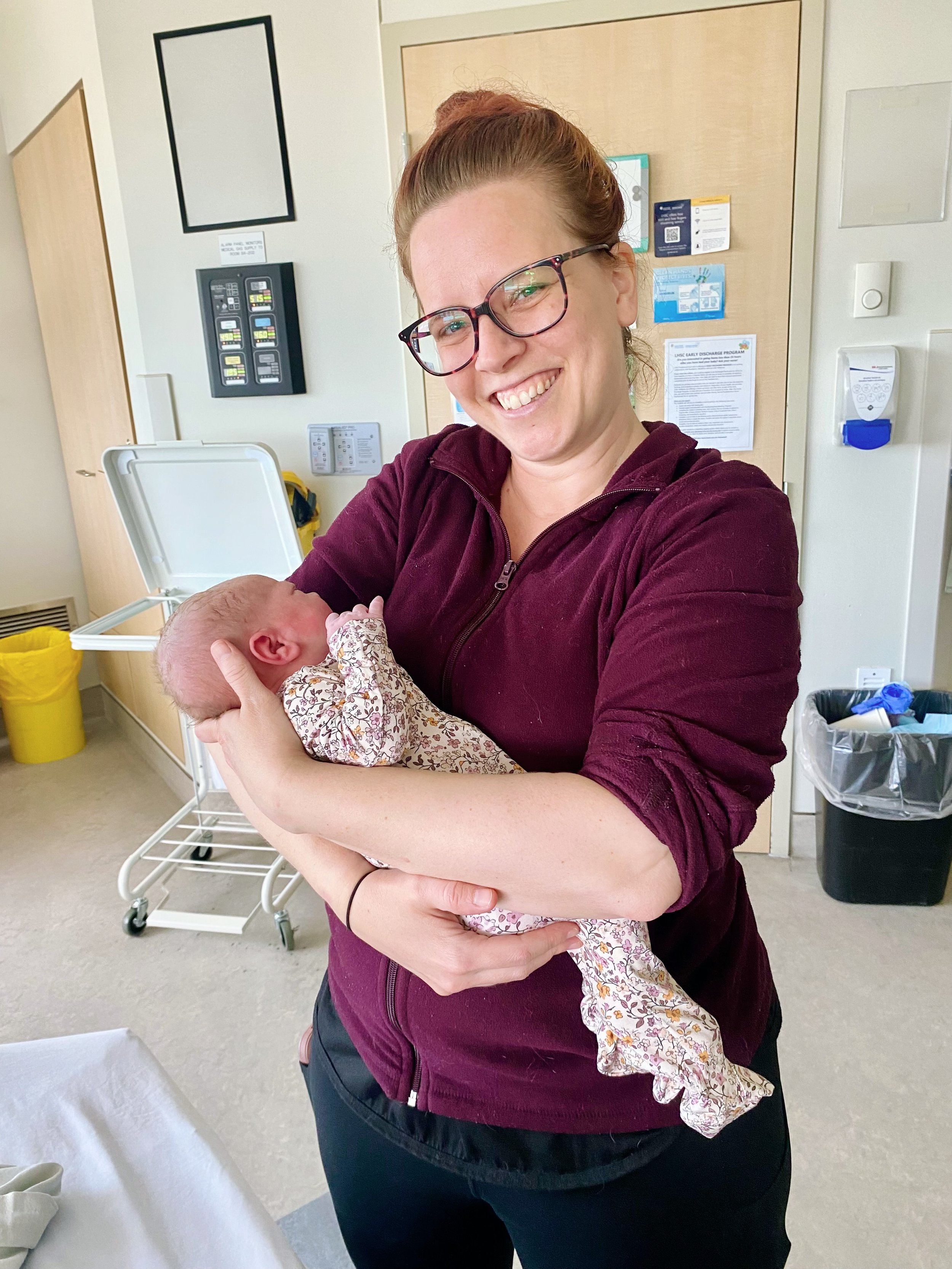 The Summer babies are doing their thing! 😎✌️

I don&rsquo;t often get pics of me doulaing-in-action, but here&rsquo;s one taken after a recent incredible birth. 

This little cutie really wanted to make her way earthside and FAST! I was so grateful 