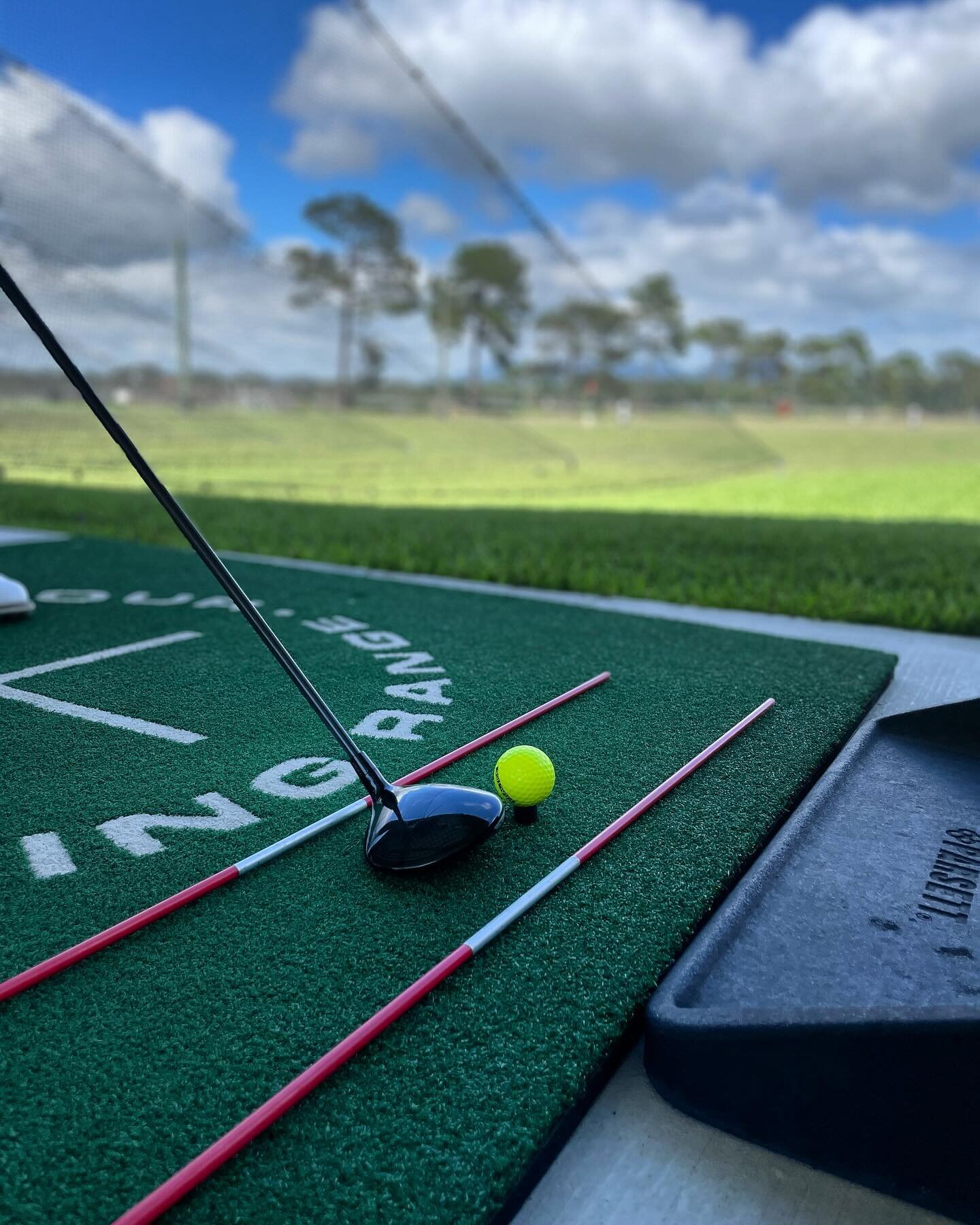 Whether you have your own drills to work on or it&rsquo;s time to book a lesson, we have you covered. 

✅ 4 Different bucket sizes 
✅ Premium mats
✅ Top Tracer 
✅ TrackMan hire
✅ Short game area

#golf #drivingrange #range #trackman #toptracer #pract
