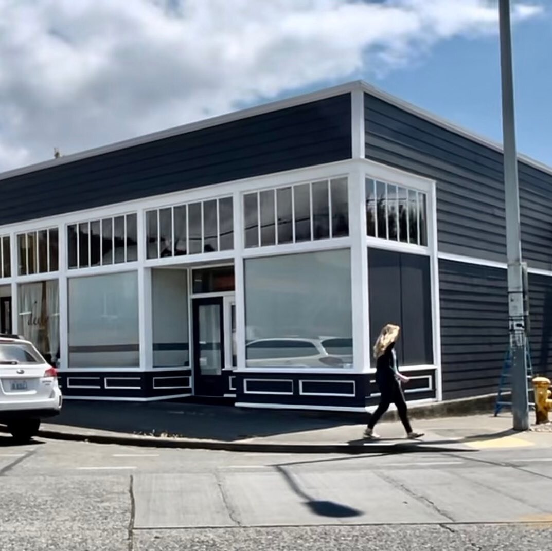 We are ISO the perfect neighbor and building-mate. Available now- 1300 sq ft raw commercial space currently zoned for retail. Must love the neighborhood as much as we do! DM us for more info or email 45thPhinney@gmail.com. ⁠⠀
⁠⠀
Please share with any