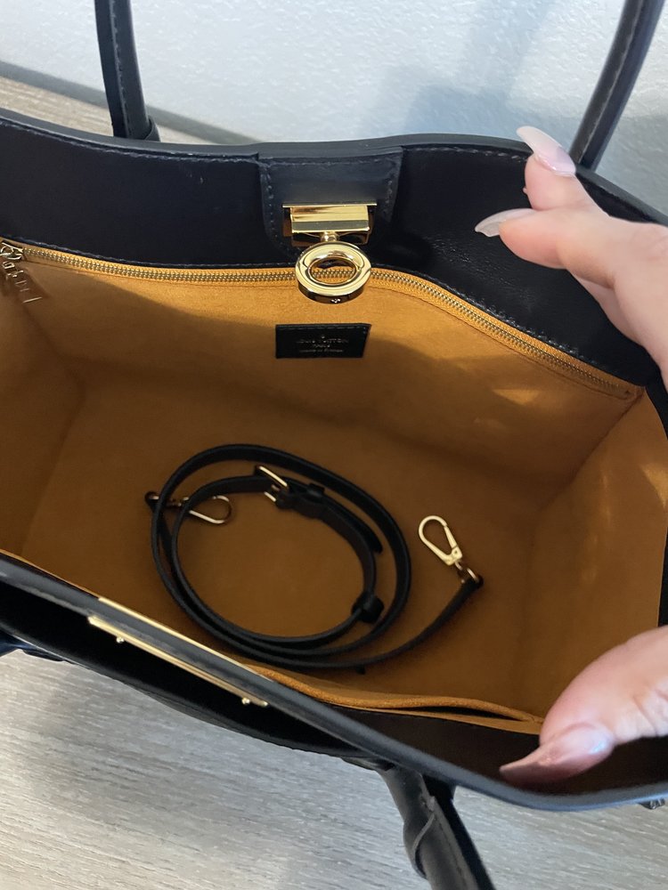louis vuitton bag with zippers on side