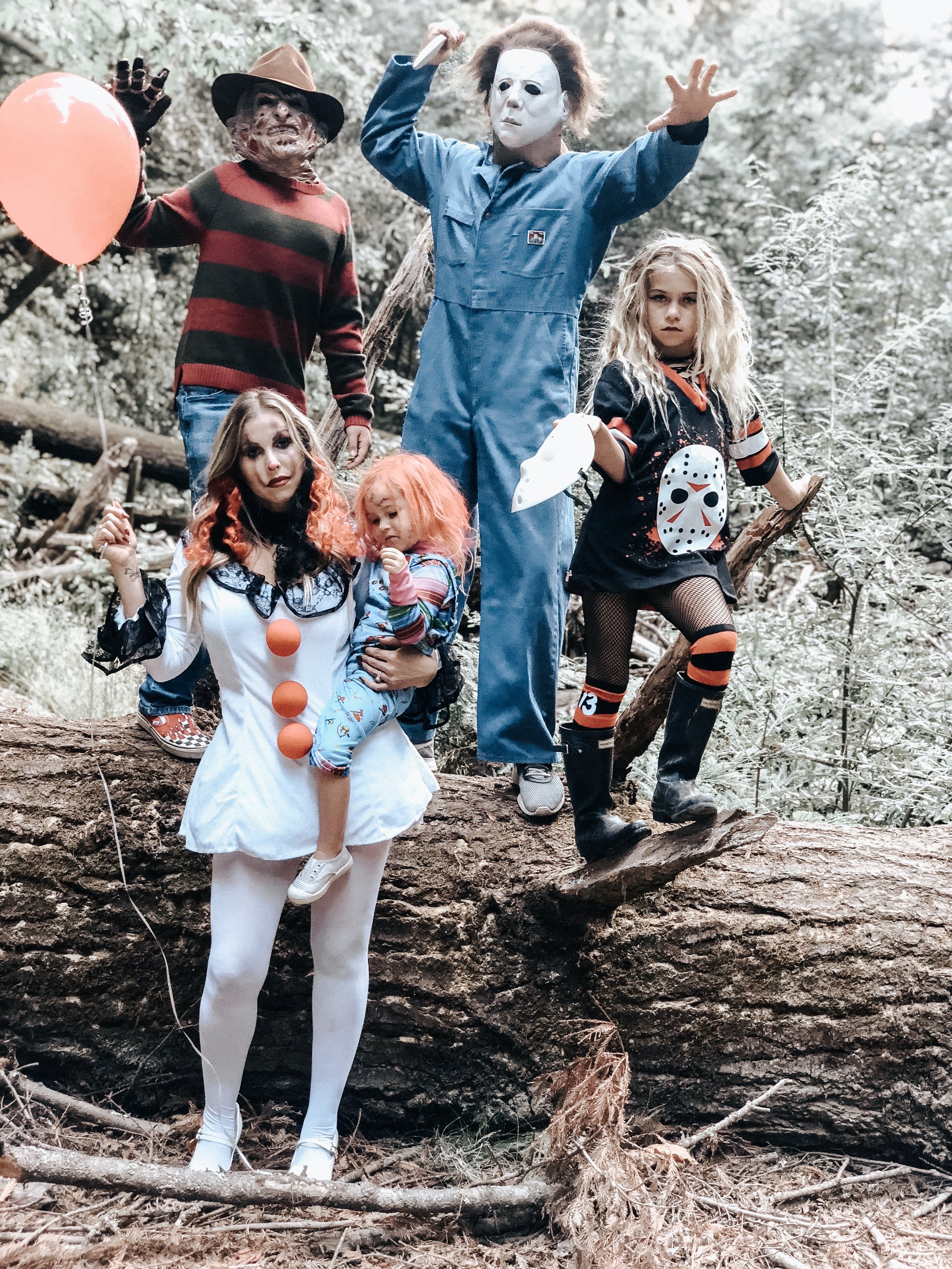 affordable-family-halloween-costumes