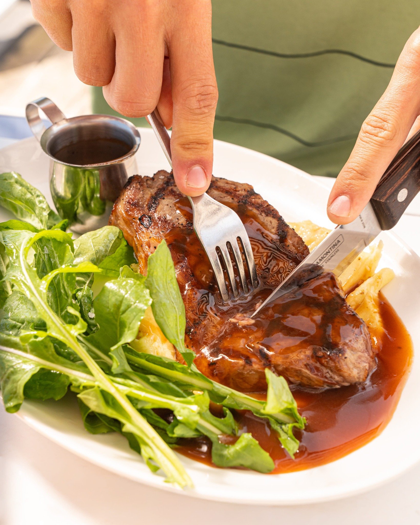 Three cuts, one tough decision. Rump, Sirloin or Scotch, all served with mash, rocket and your choice of sauce.

#ManlySteak #SteakLovers #FoodieHeaven #JuicySteak #SeasideDining #ManlyEats