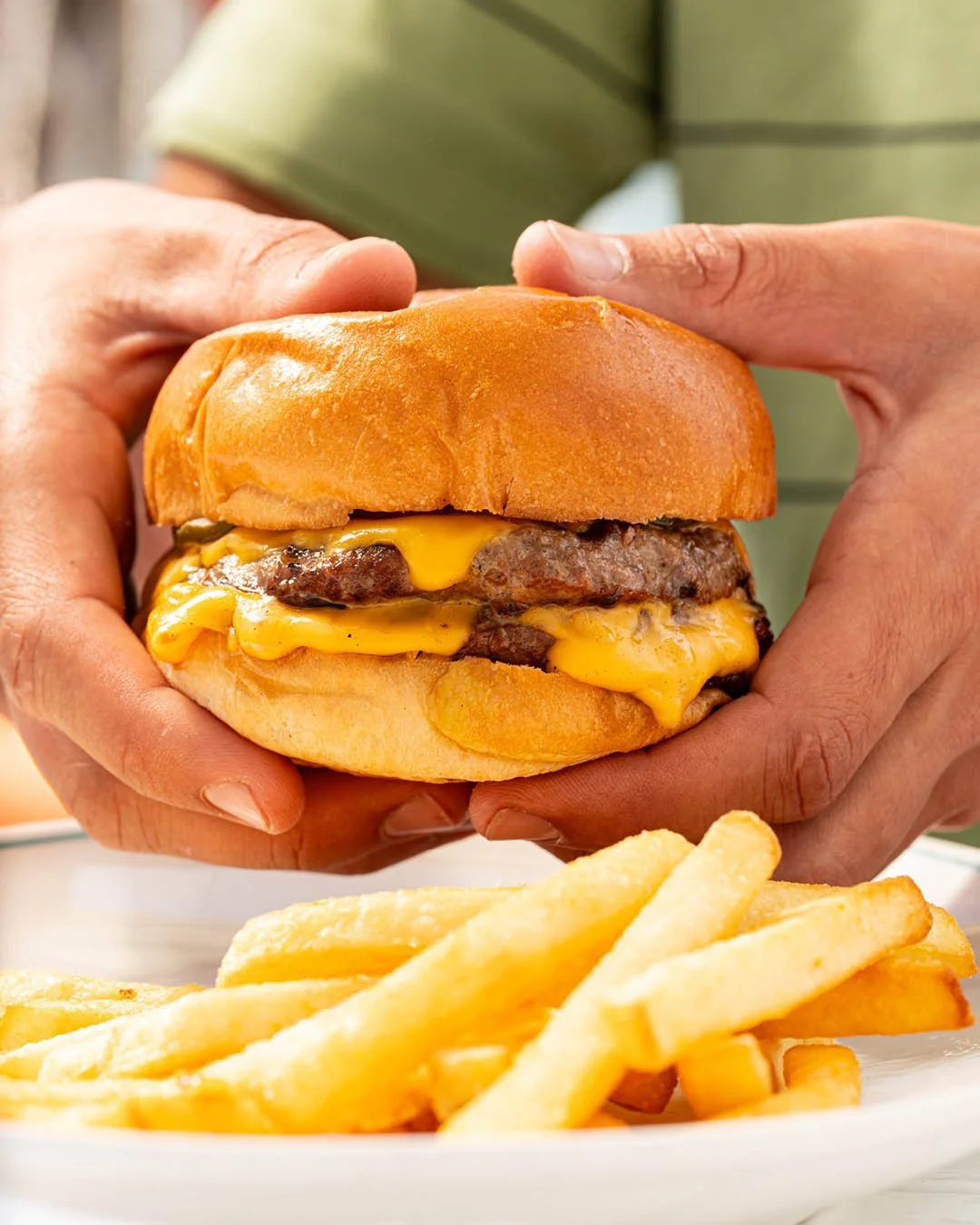 Big, bold and downright delicious. Our Double Cheeseburger delivers serious flavour, best enjoyed by the water!

+++

 #burgers #doublecheeseburger #waterviews #sydneyeats #manlyeats #burgertime #manlyskiffclub