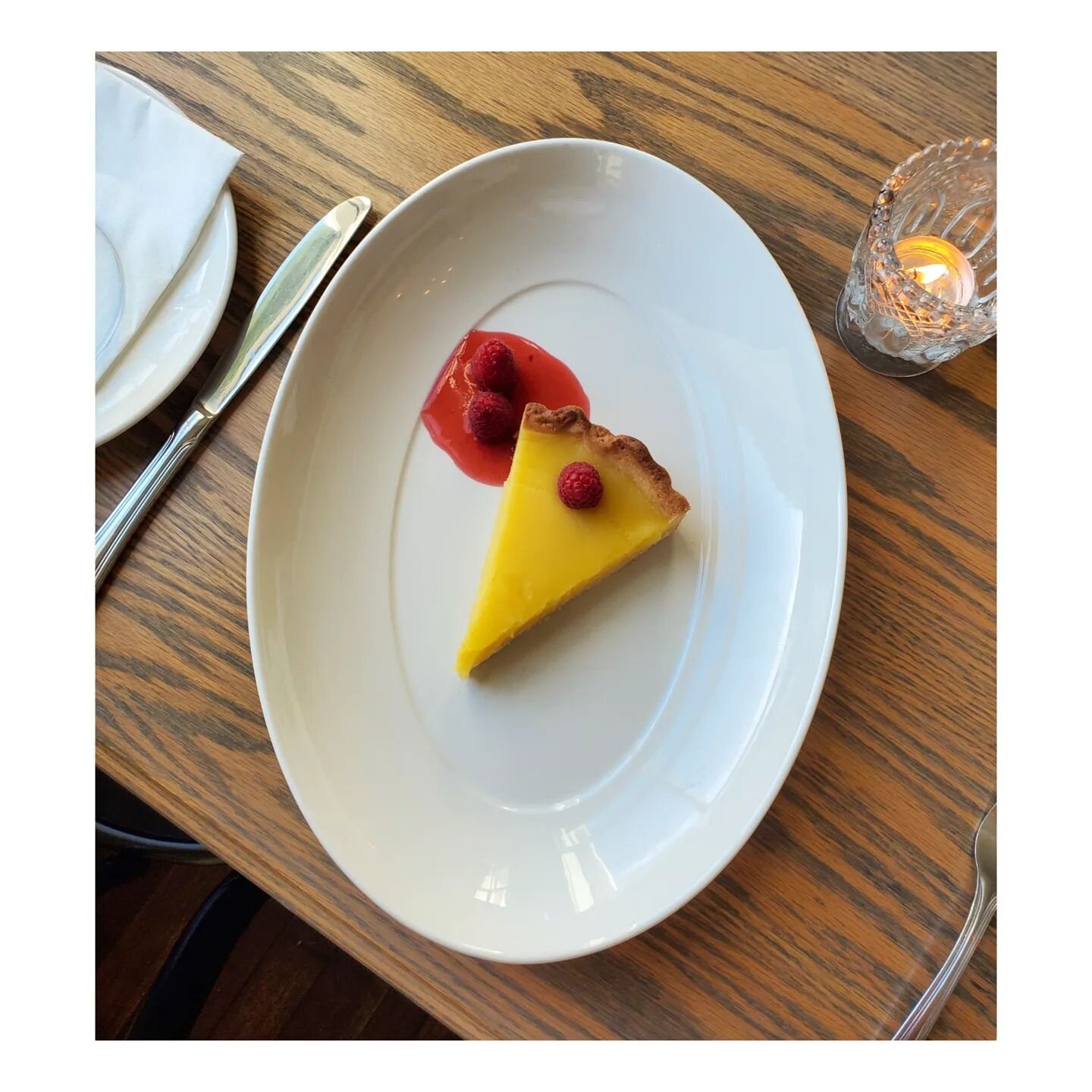 🐰 Happy Easter! 🐣

Celebrate the warm weather this week with my new lemon tart featured at @poppysfrenchbistro!

See you there 🌷

▪︎
▪︎
▪︎
▪︎

#poppysbistro #collingwood #localbaker #food #baking #bake #tart #lemon #spring #april #Easter #happyeas