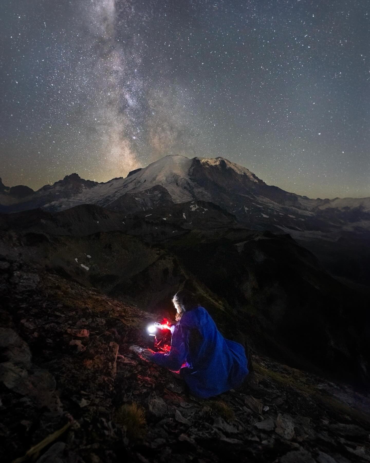 With the first mission to get some milkyway shots only a few days away, here&rsquo;s my favorite self portrait from last year, I dreamt of getting a shot like this before our trip to Mt. Rainier and it turned just like I imagined it 🌌🏔️

#milkyway 