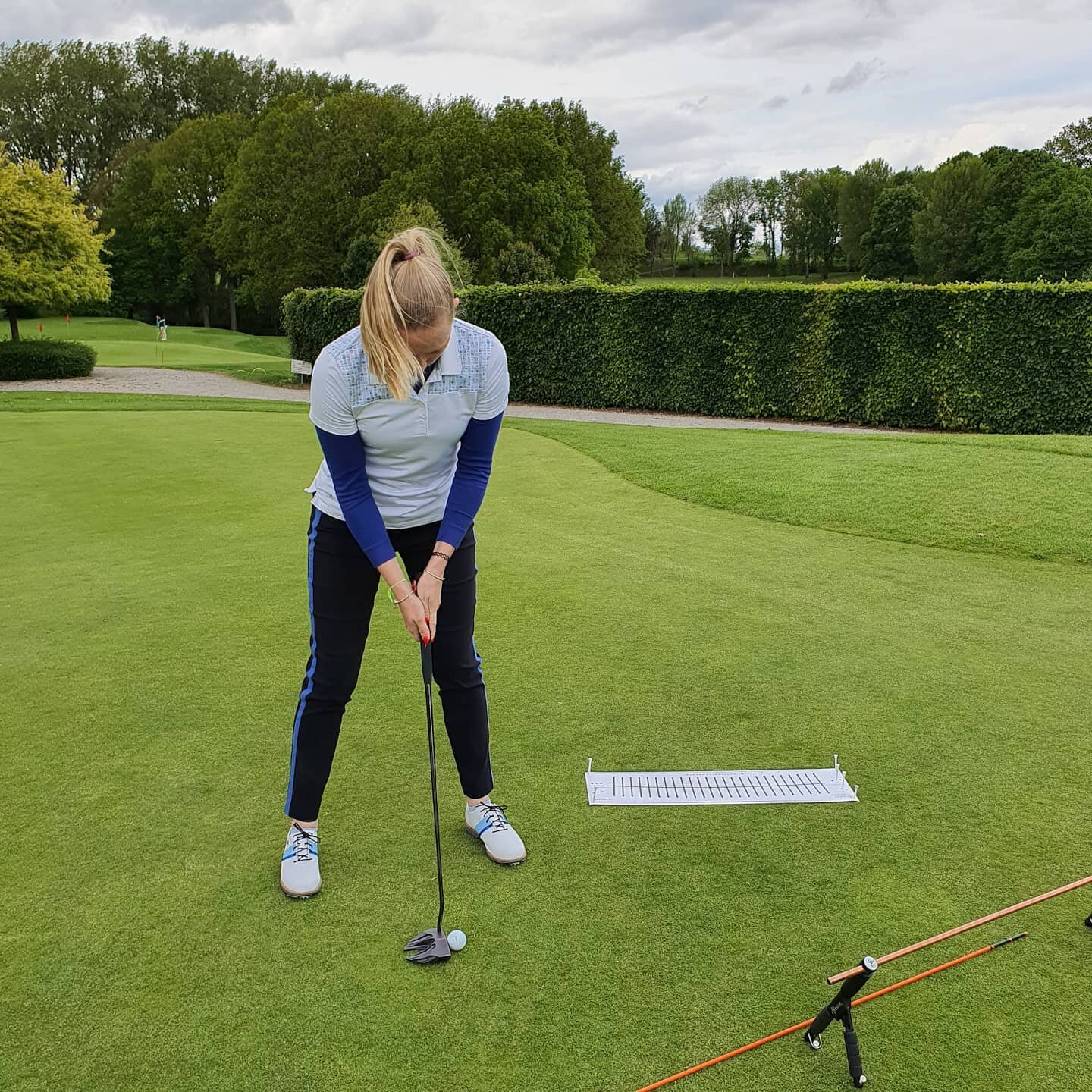 Putting session with @celinia96 in preparation for the European Mid-Am Championship from 03 to 05 june in Mallorca 👌

Need top level putting coaching ?

Make an appointment on our website www.customgolf.be 
Link in BIO

#puttingcoach #puttingskills 