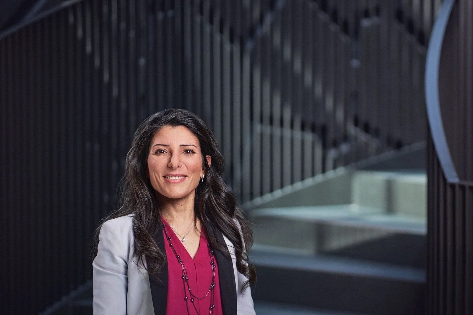 Voisiko muistisairauden todeta ihosta? Nsrein Alin havainnosta syntyi keksintö, joka tekee diagnosoinnista helpompaa ja varmempaa