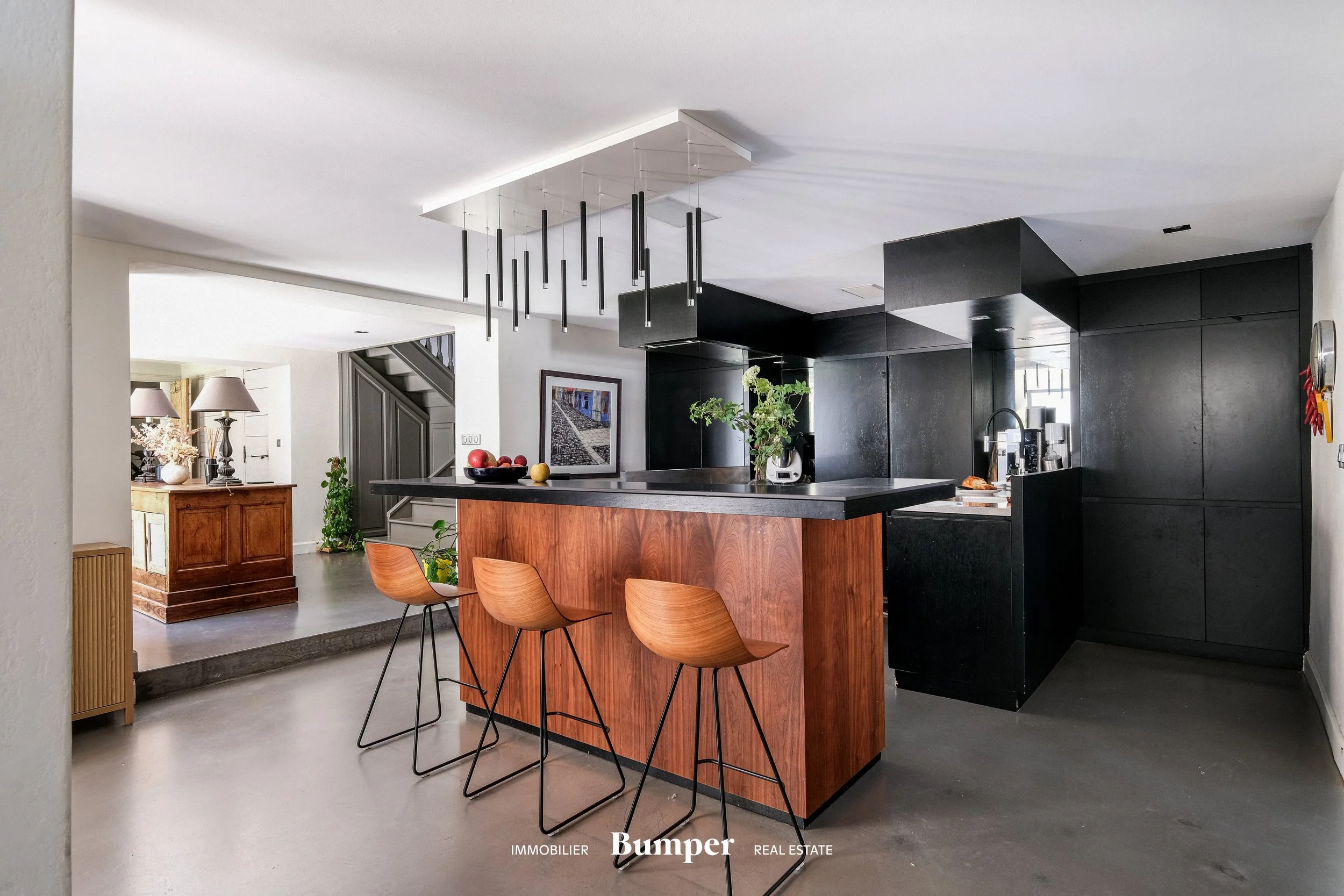 Maison 6 pièces 272 m² · à Saint-Genis-les-Ollières · 272 m² · 1 070 000 €