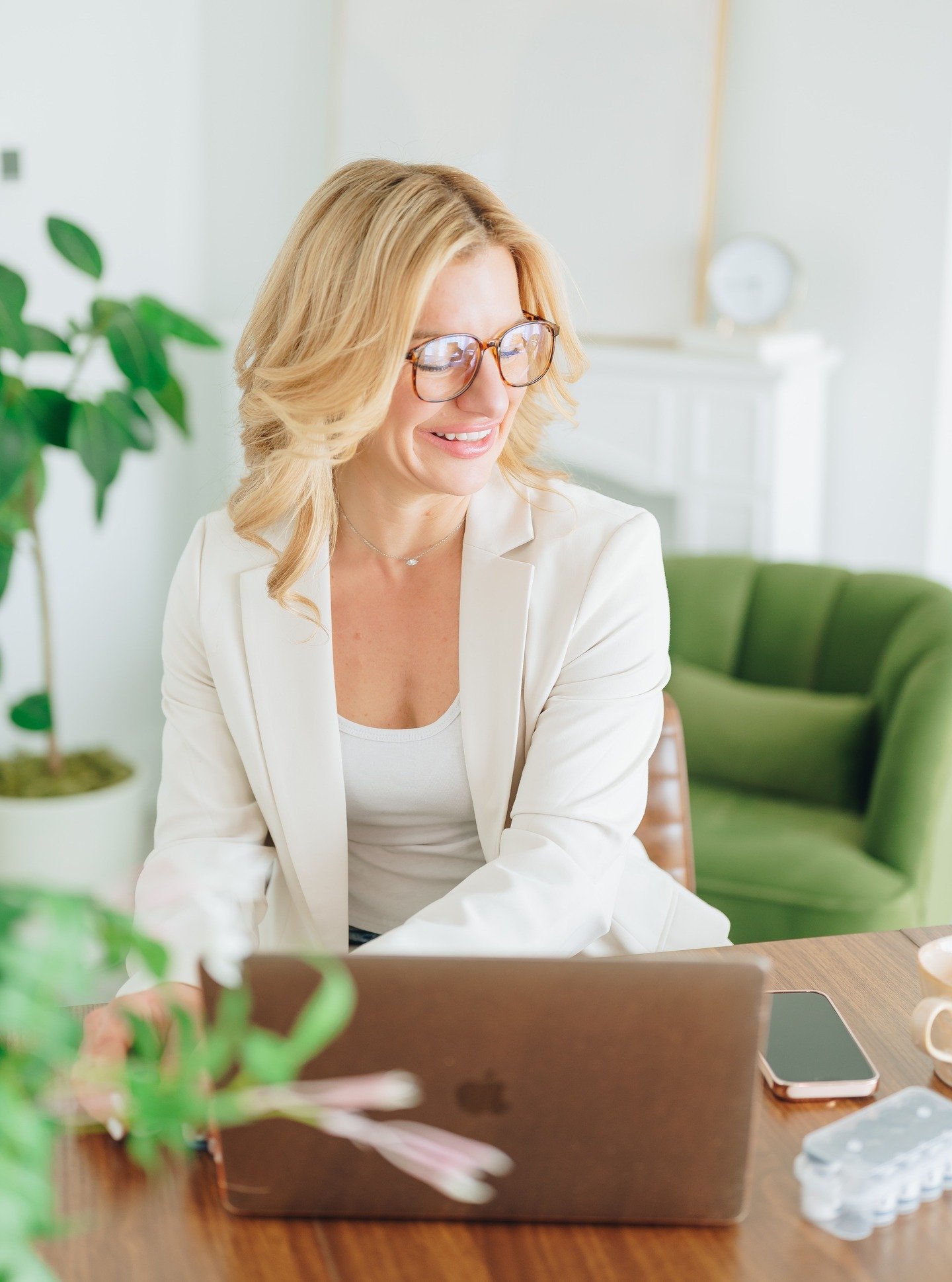 Content Day for Dr Sarah Druckman @drsarahdruckman and @vibelongevity 

Tons of video b-roll and polished stills to last her through spring!