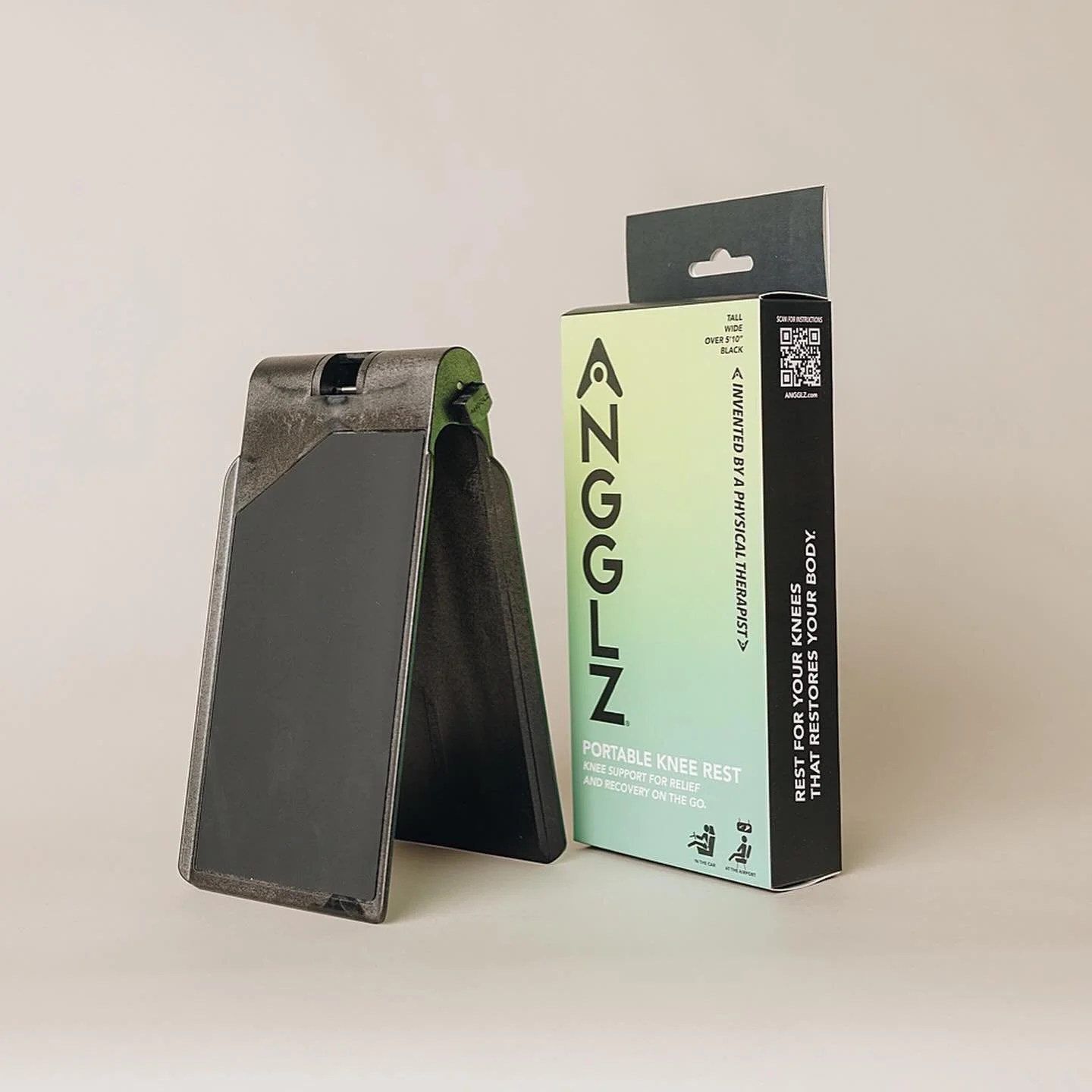 Product photography for @angglz.com_ 

Huge thanks to the team who helped bring this vision to life 📸

@whitwhitbaker @cequal @oksanahlizova @garrett.w.paul @mivaactivewear