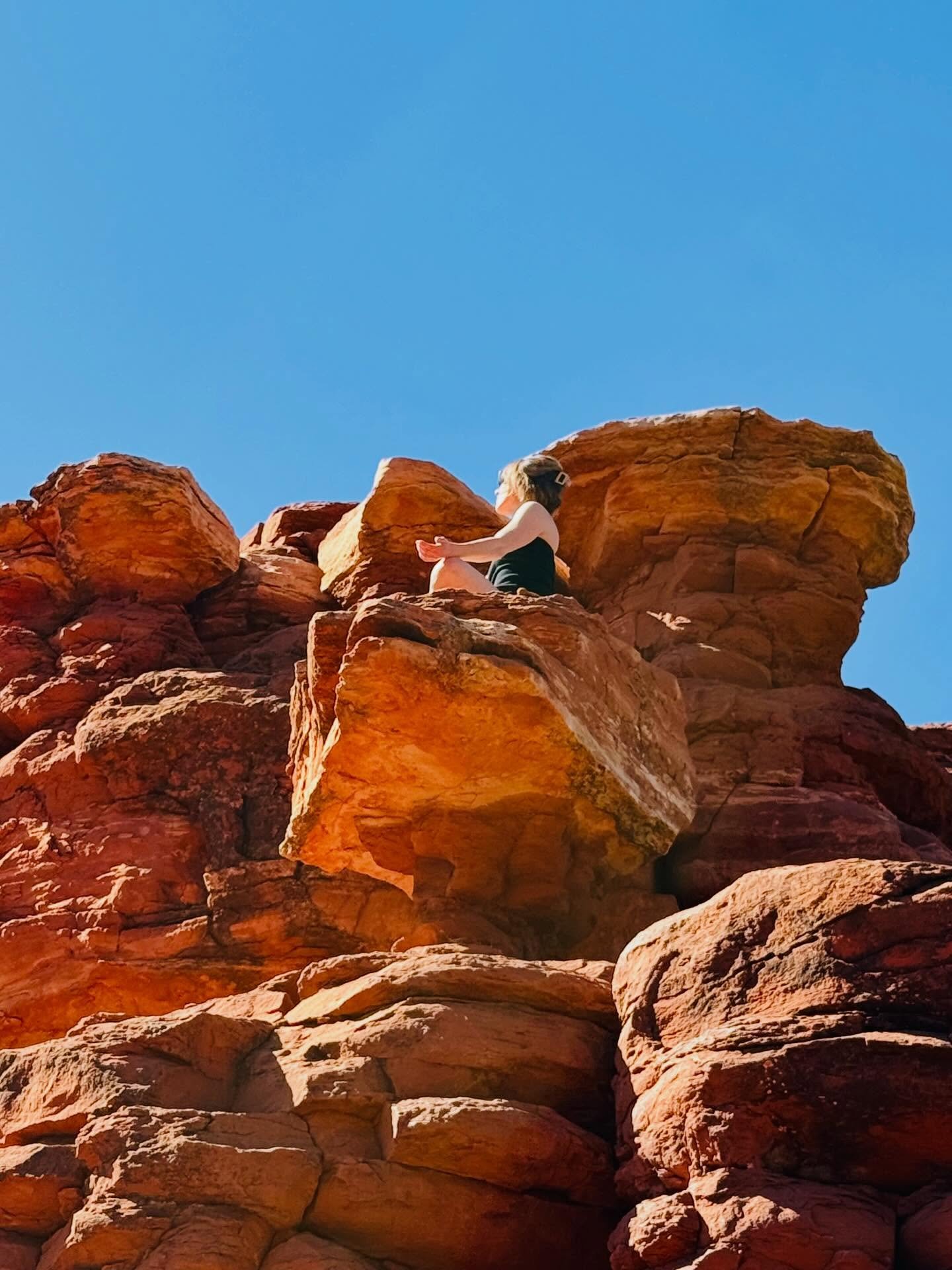 Last day in Sedona 

Morning prayer at the Boynton Canyon vortex

Finally finding and climbing up to the Subway Cave (oh m geeee the kids managed just fine!)

A totally random chance encounter with Kevin&rsquo;s family while they were in Sedona the s