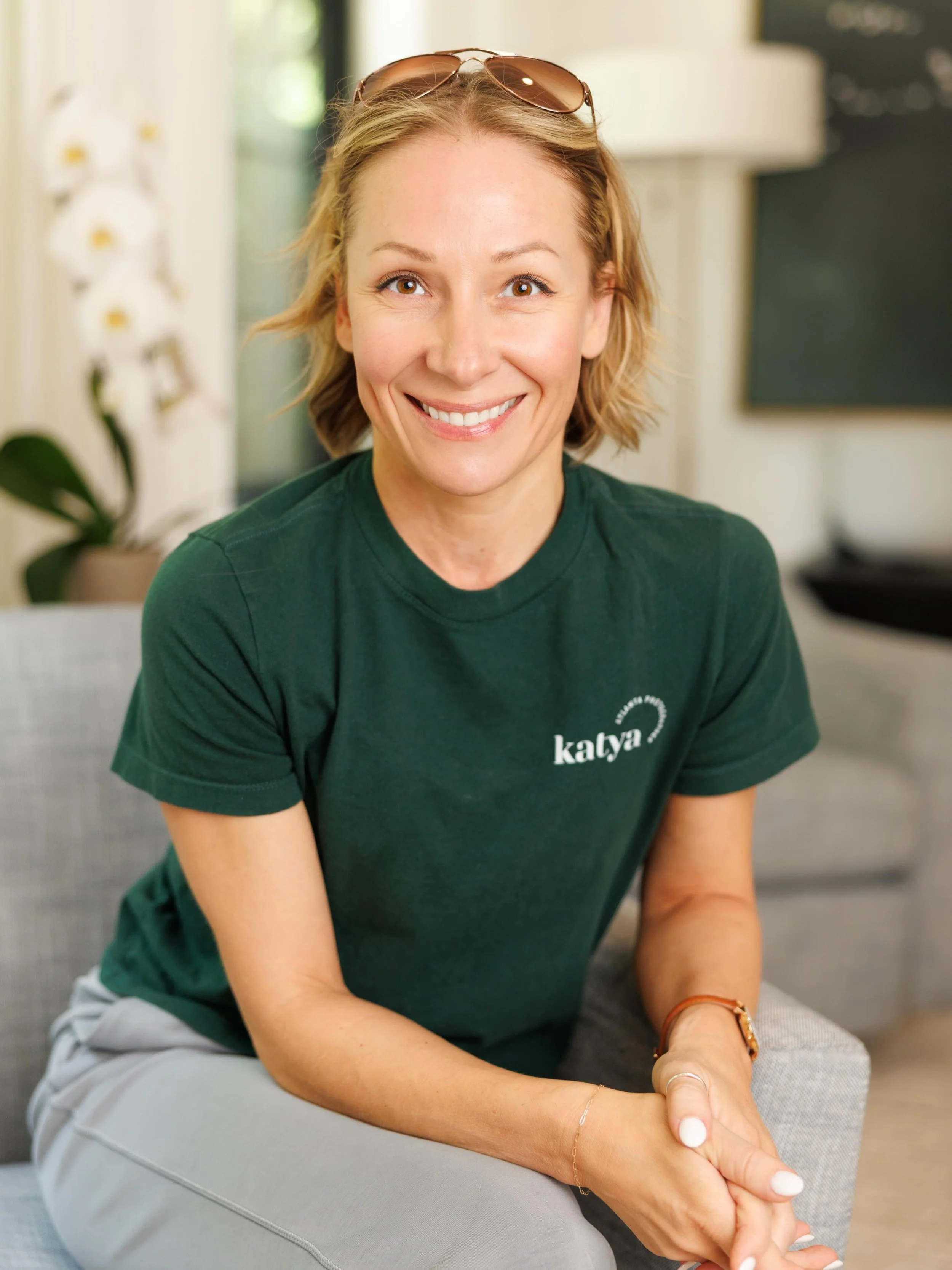 The brand is you. The logo is just the outfit. Show your face, build your trust, get the client 👌

Photo by @rachelyatteauphotography (when I get to direct 📸 I also get free light check pics!)
