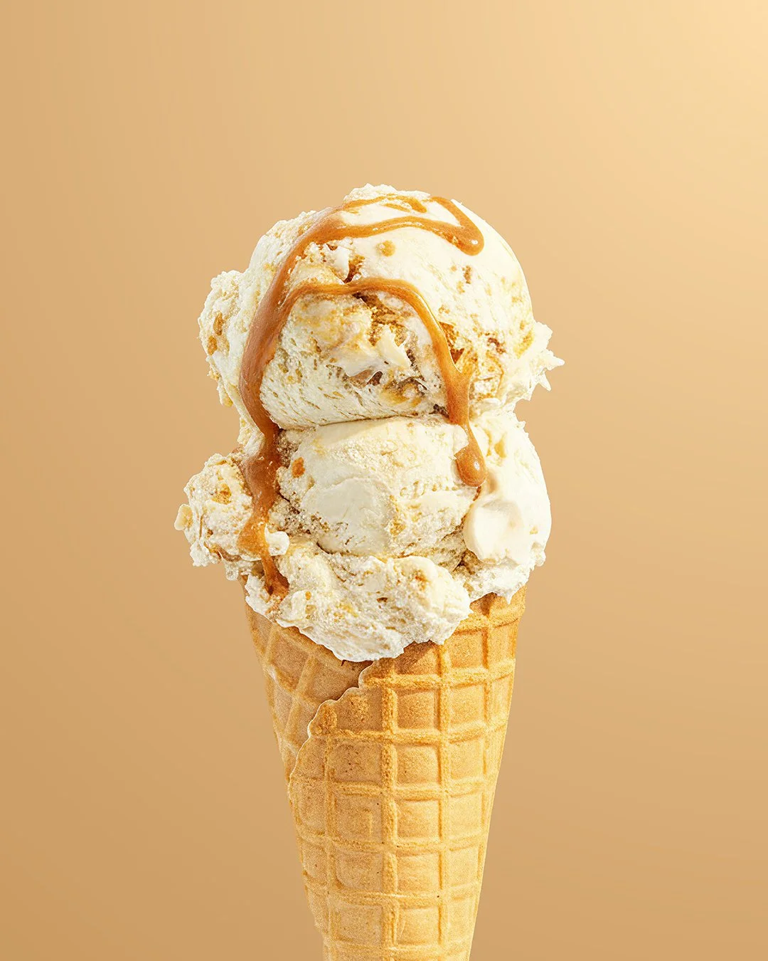 Hur skulle du beskriva Sea Salted Caramel? Vi s&auml;ger oemotst&aring;ndlig. #lejonetochbj&ouml;rnen #svensksuperpremiumglass #v&auml;rdattdela