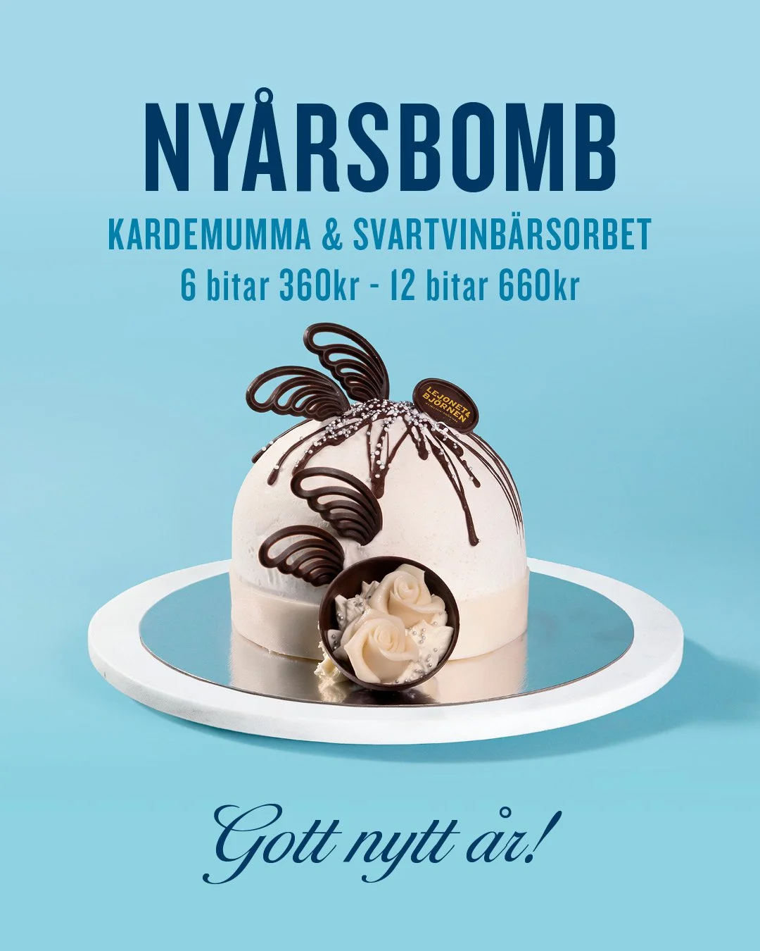 🎉 Idag lanserar vi &aring;rets ny&aring;rsbomb!
En smakupplevelse som &ouml;verraskar &ndash; d&auml;r s&ouml;t kardemumma m&ouml;ter frisk svartvinb&auml;rssorbet. Elegant, lyxig och helt oemotst&aring;ndlig!
🎂 Begr&auml;nsad upplaga &ndash; finns