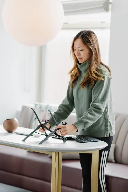 How to Stay Productive While Traveling for Work: Ultimate Tips