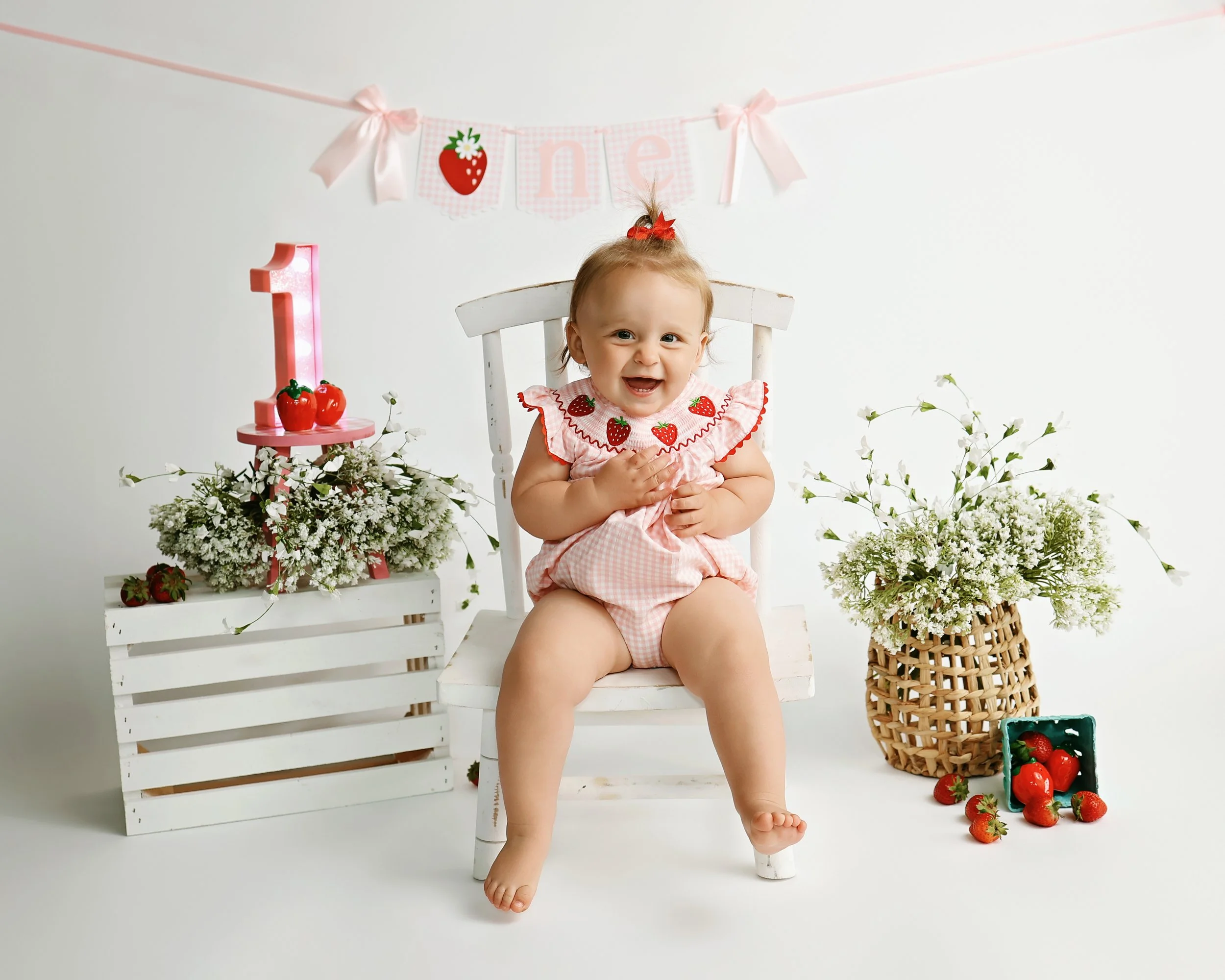berry-1st-birthday-photo-shoot-christopher-illinois.jpg