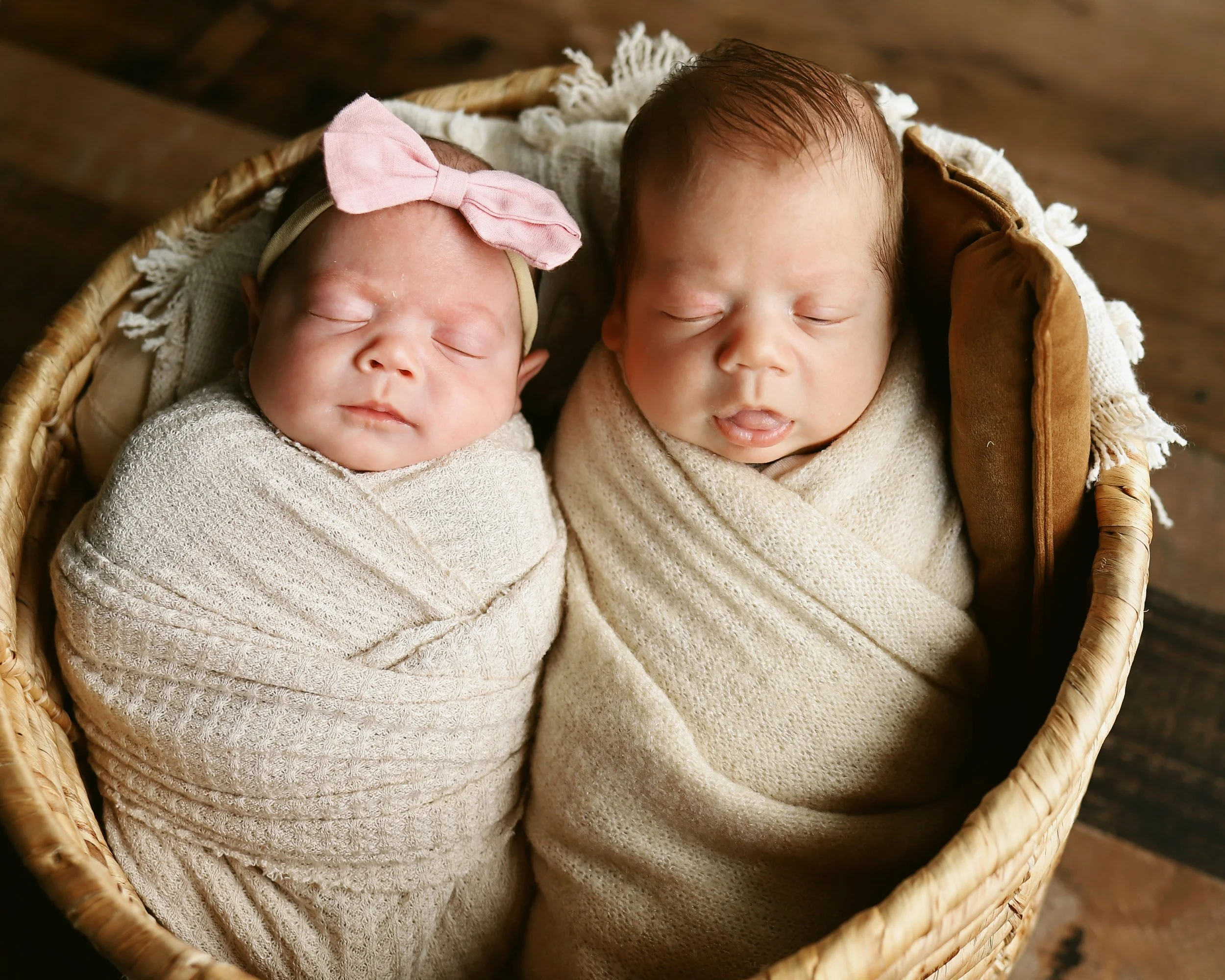 Newborn Photography Made Easy: Cozy, Neutral, and Stress-Free Sessions