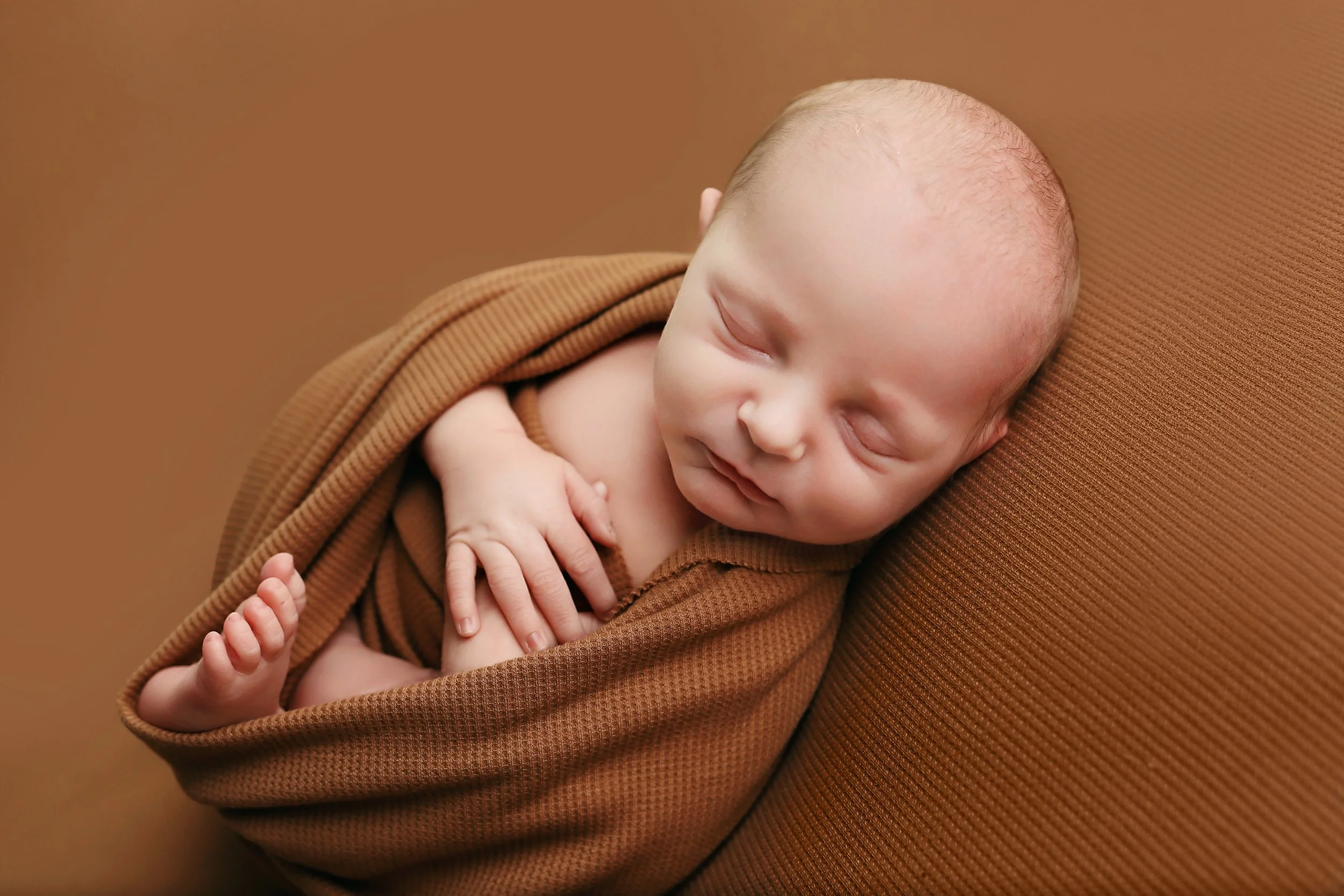 A Calm, Gentle, and Baby-Led Newborn Photography Experience