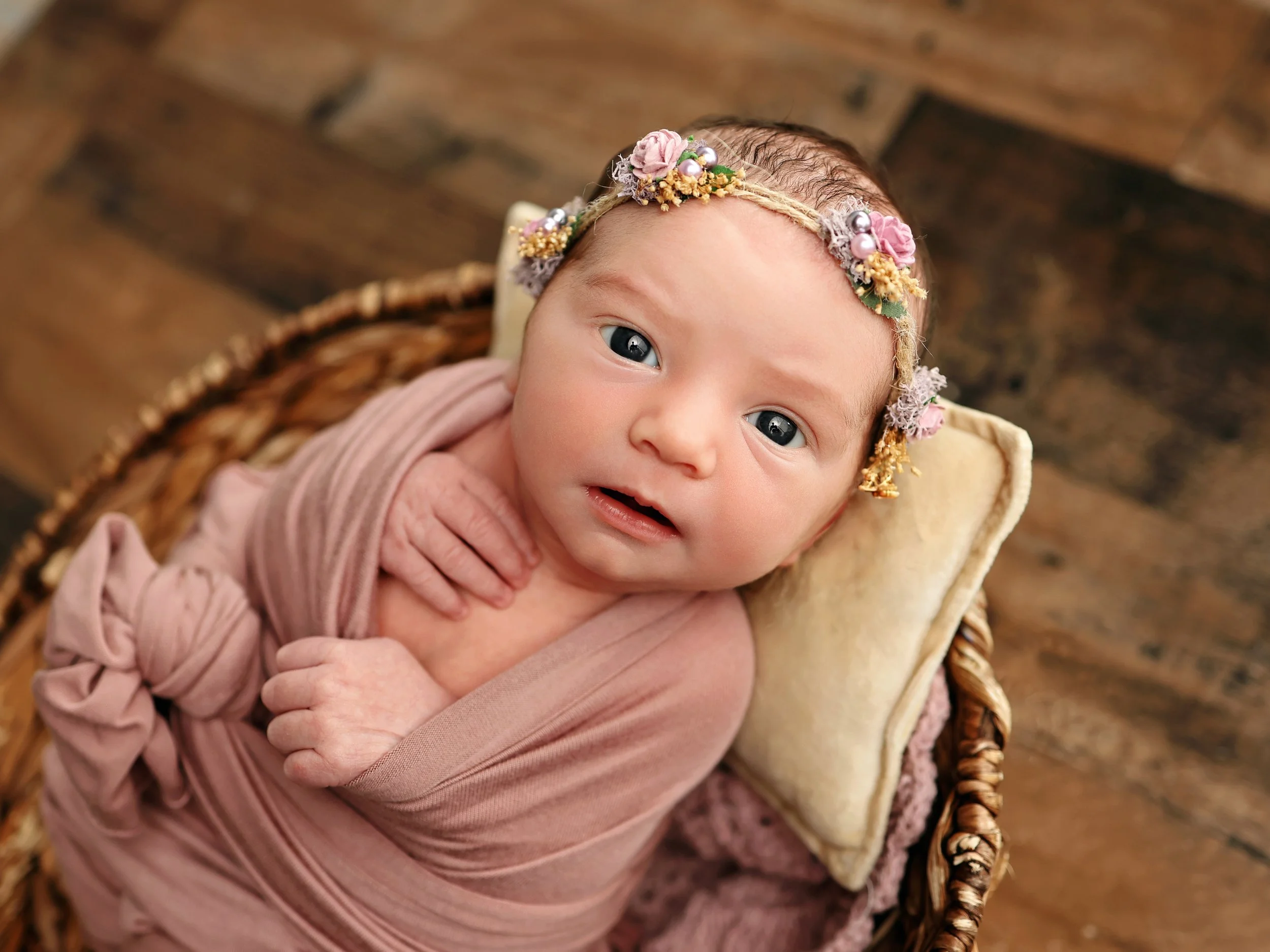 wide-awake-newborn-girl-christopher-illinois-photography.jpg