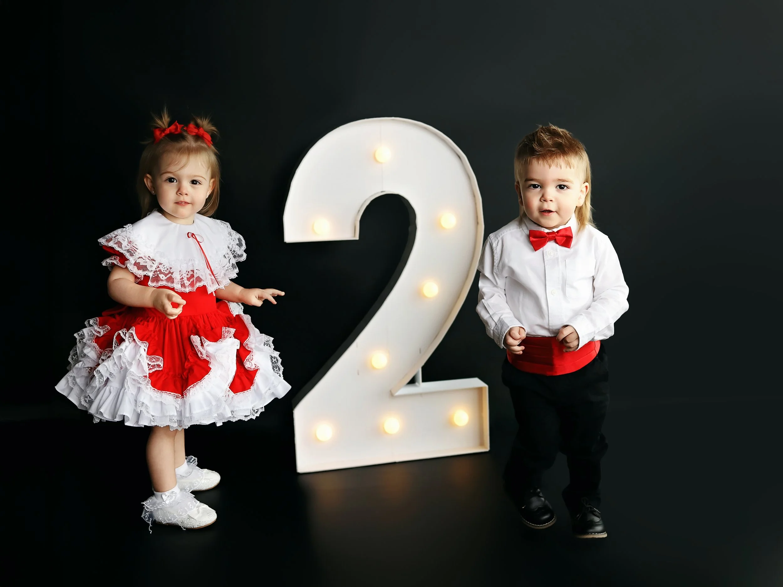 twins-2nd-birthday-photo-shoot-southern-illinois.jpg