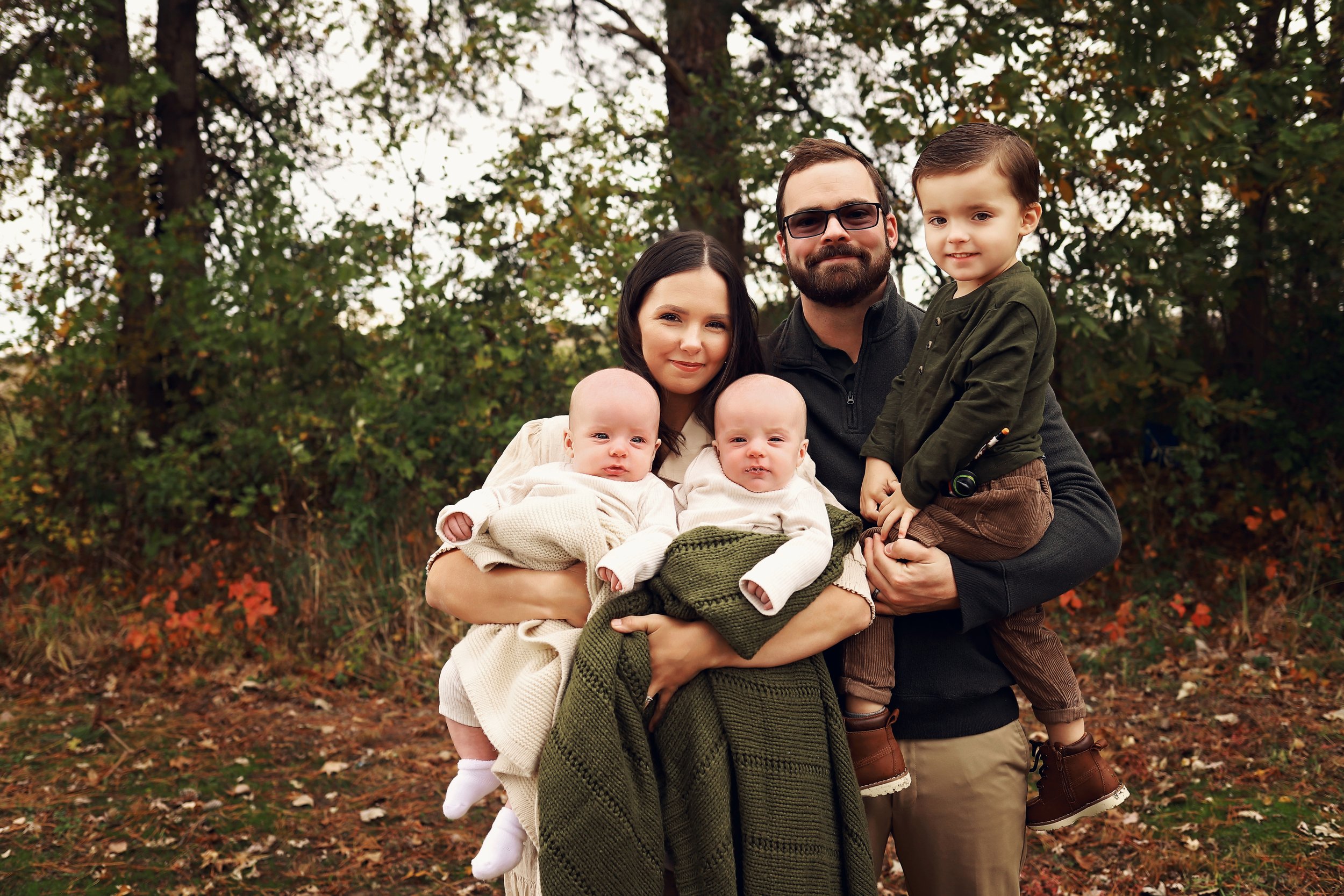 mulkeytown-illinois-fall-family-session-twins.jpg