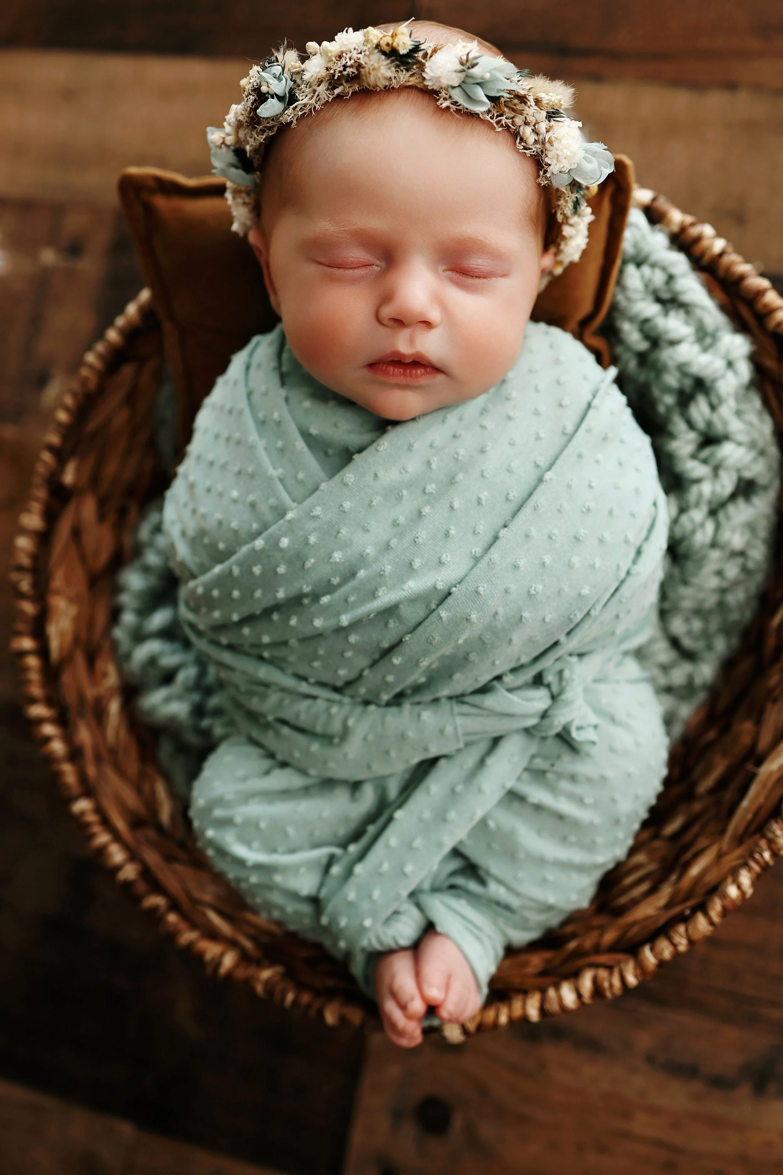 southern-illinois-newborn-photogrpahy-flower-crown.jpg