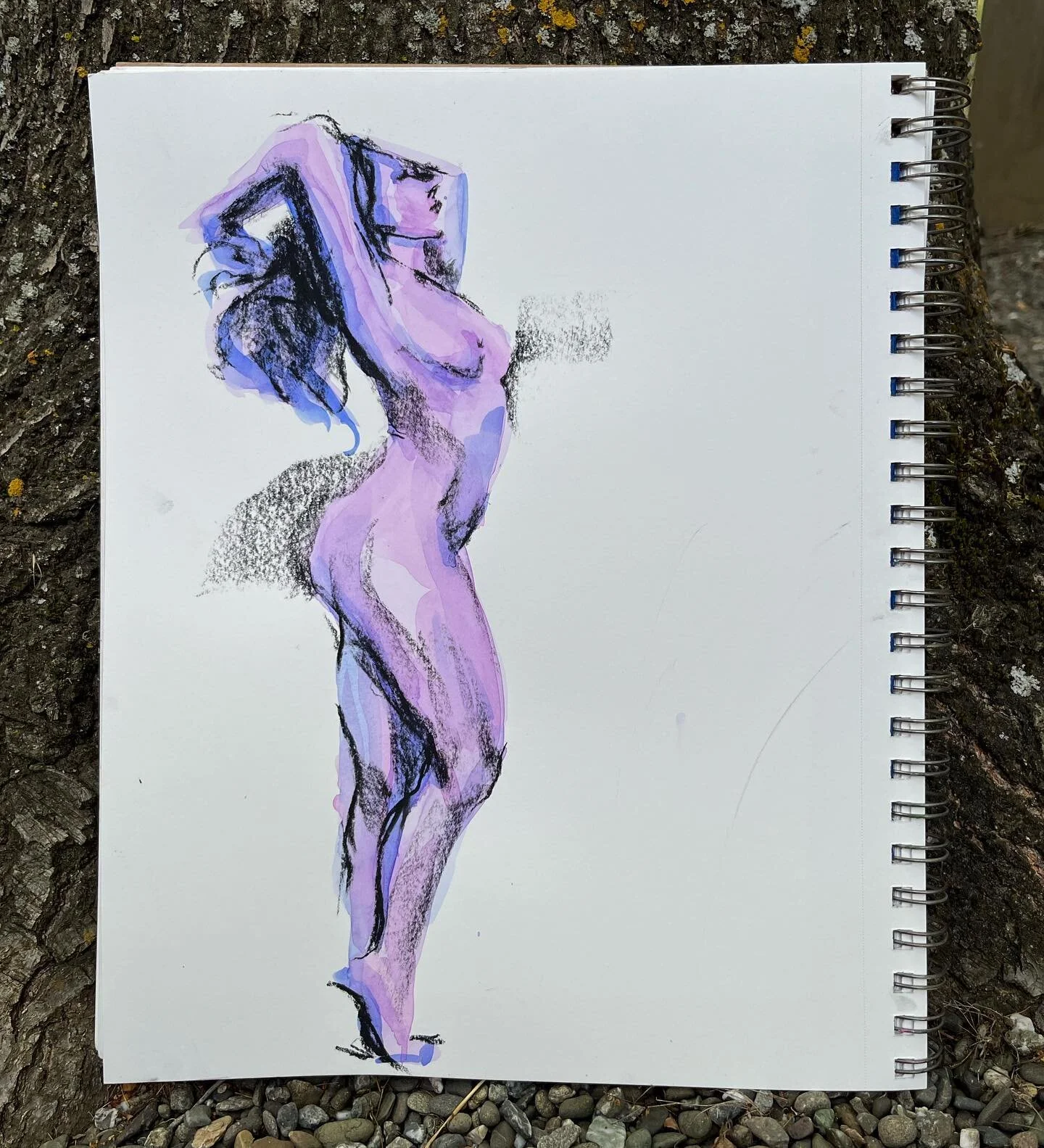 Watercolor and charcoal quick sketch! Another killer ref from @silhouette_and_shadow 💜

Went in sloppily with watercolor yesterday, planning a color pencil layer today. But I&rsquo;m enjoying charcoal so much and thought - lean into the sloppiness!!