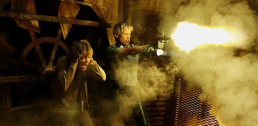 SILENT HILL (2006) Radha Mitchell and Laurie Holden.jpeg