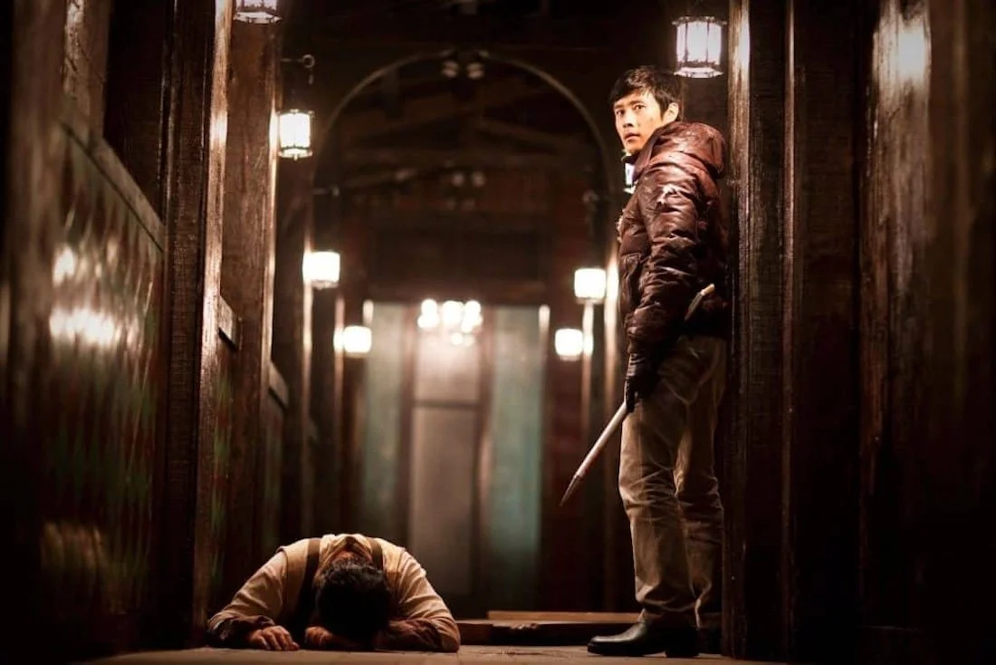I SAW THE DEVIL (2010) Lee Byung-hun with baseball bat